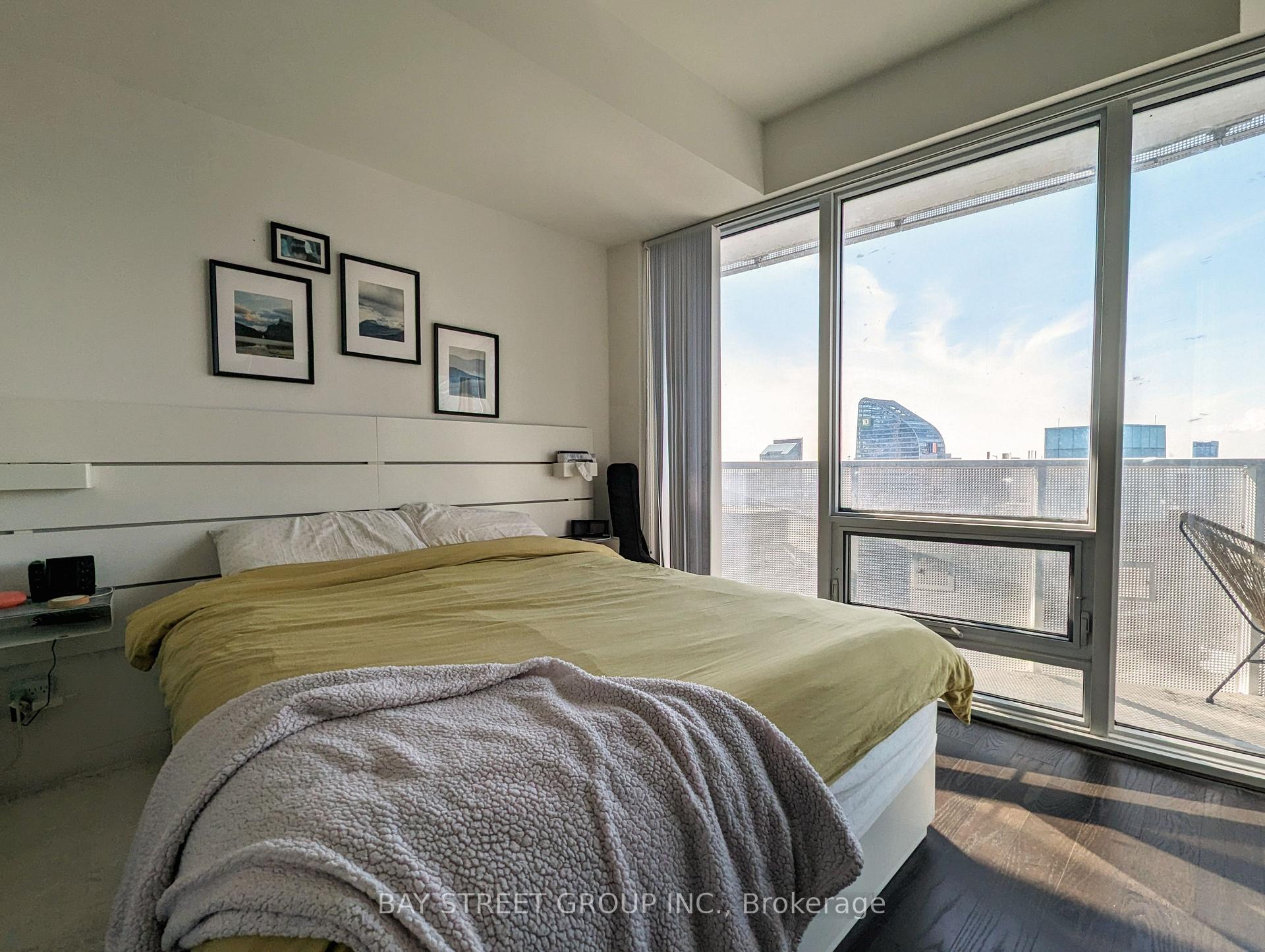 Photo 9 of Unit 6103, 100 Harbour Street, Toronto, Waterfront Communities — HOMEH