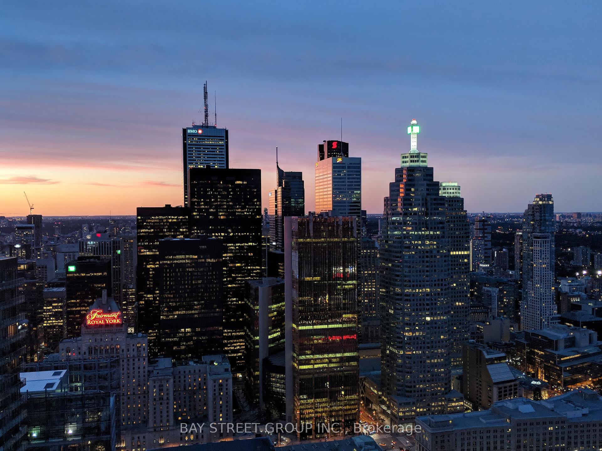 Photo 12 of Unit 6103, 100 Harbour Street, Toronto, Waterfront Communities — HOMEH