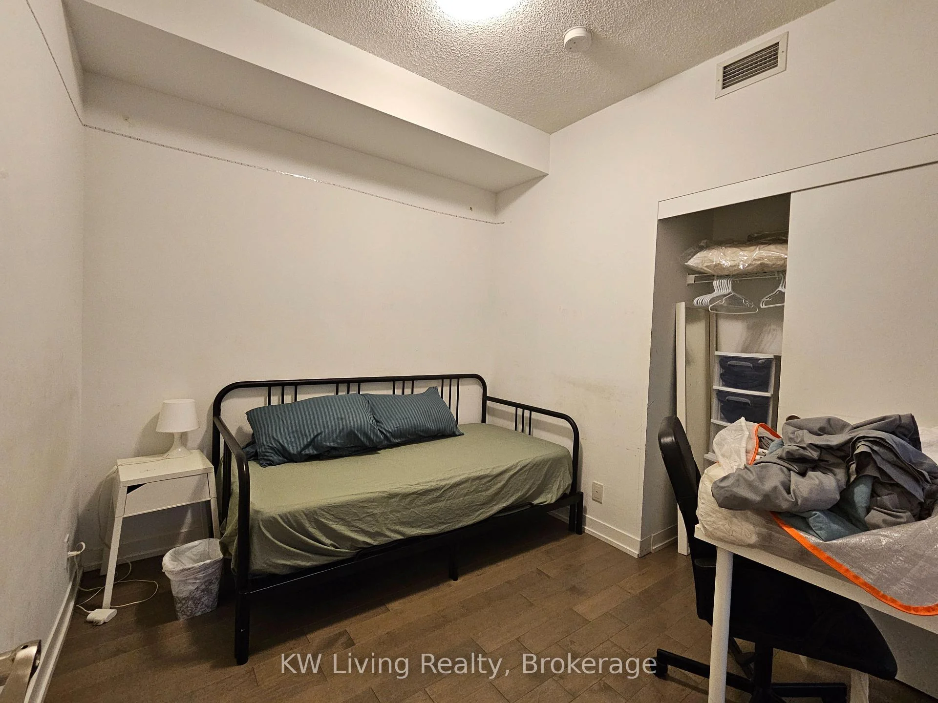 Photo 5 of Unit 810, 10 Willison Square, Toronto, Kensington-Chinatown — HOMEH