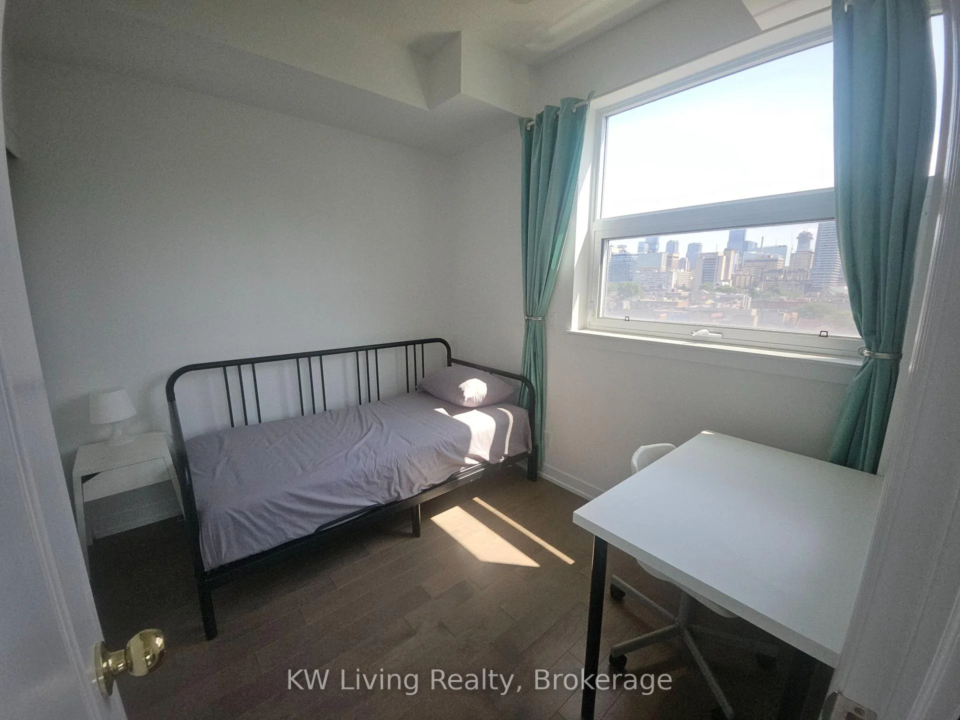 Photo 6 of Unit 810, 10 Willison Square, Toronto, Kensington-Chinatown — HOMEH