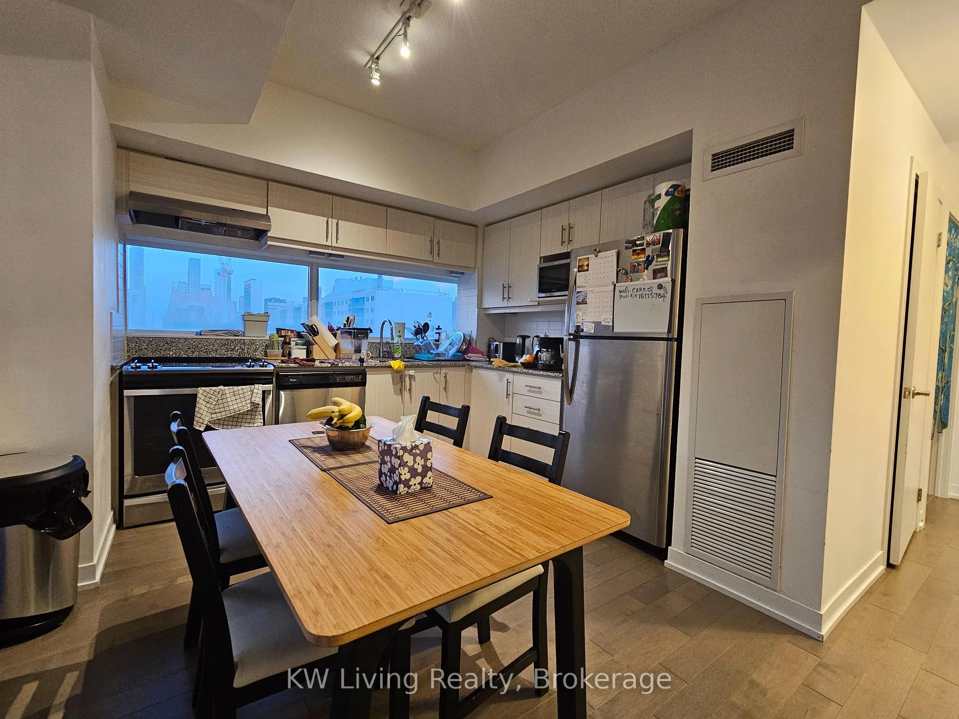 Photo 9 of Unit 810, 10 Willison Square, Toronto, Kensington-Chinatown — HOMEH