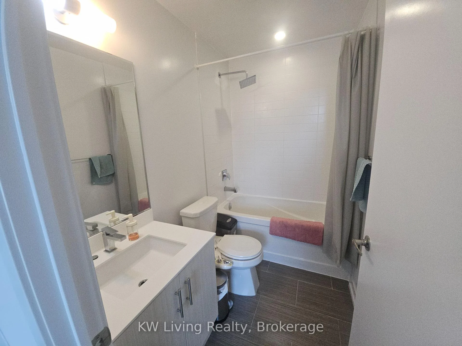 Photo 14 of Unit 810, 10 Willison Square, Toronto, Kensington-Chinatown — HOMEH