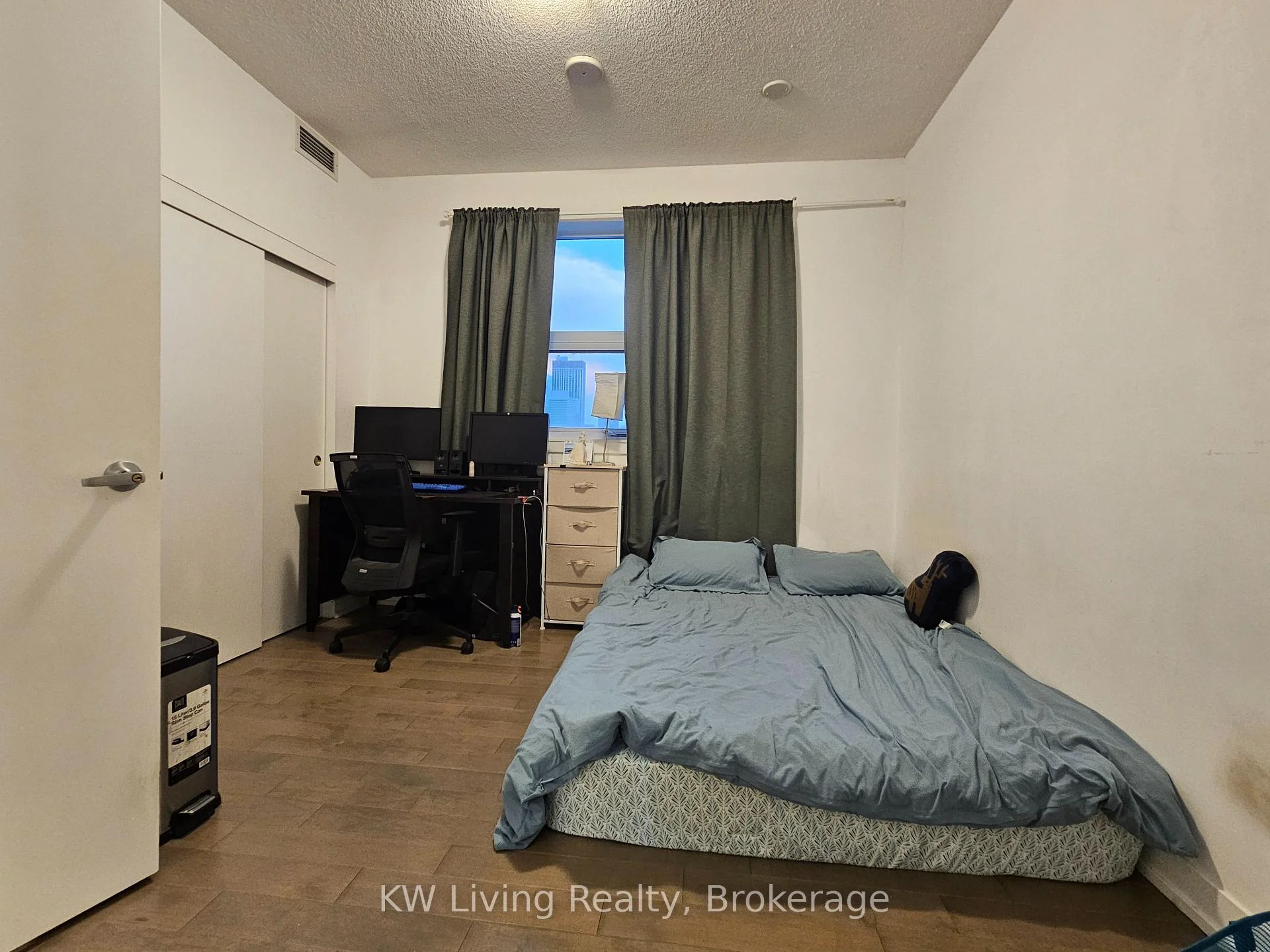 Photo 15 of Unit 810, 10 Willison Square, Toronto, Kensington-Chinatown — HOMEH