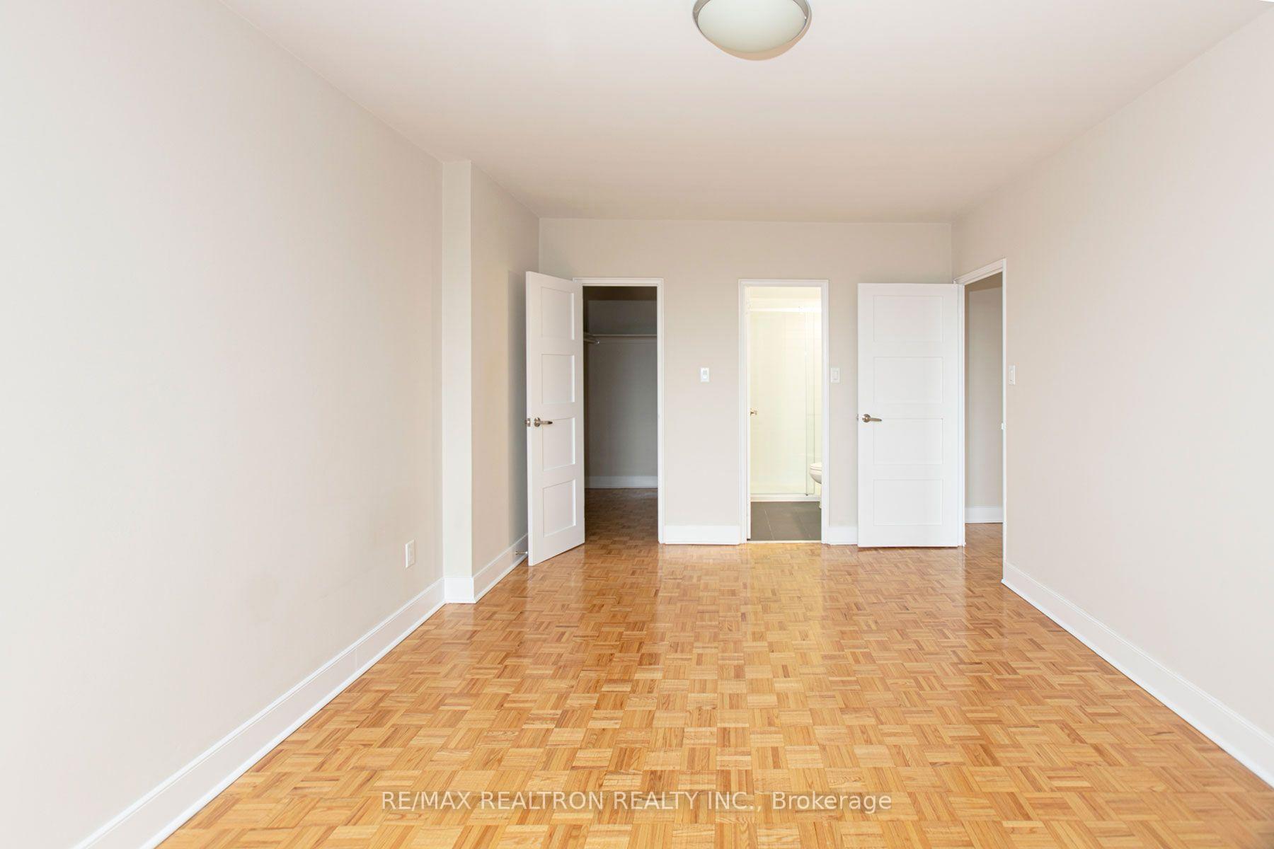 Photo 3 of Unit 712, 10 Shallmar Boulevard, Toronto, Forest Hill North — HOMEH
