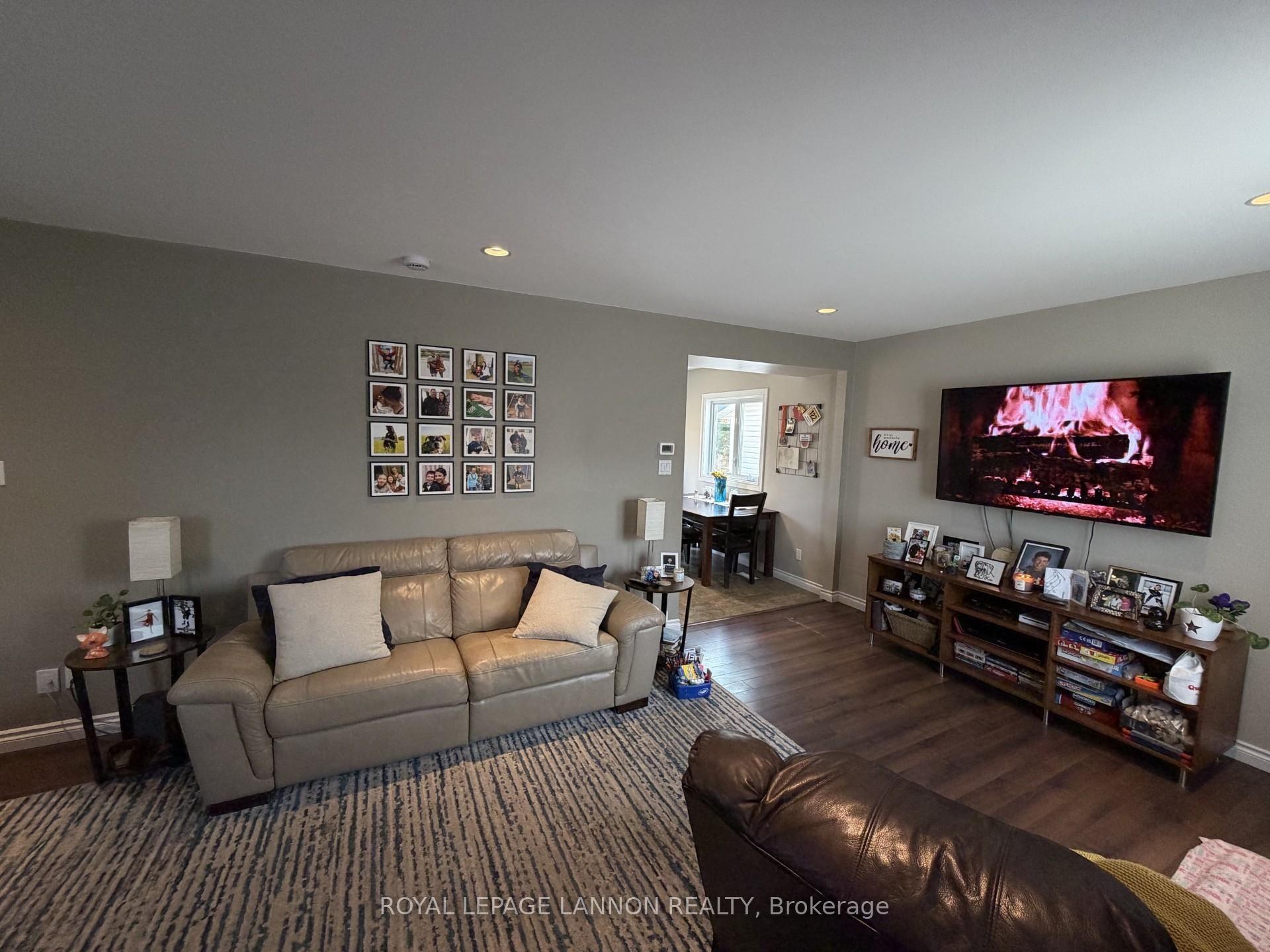 Photo 2 of 338 Dacre Street, Thunder Bay, Current River — HOMEH