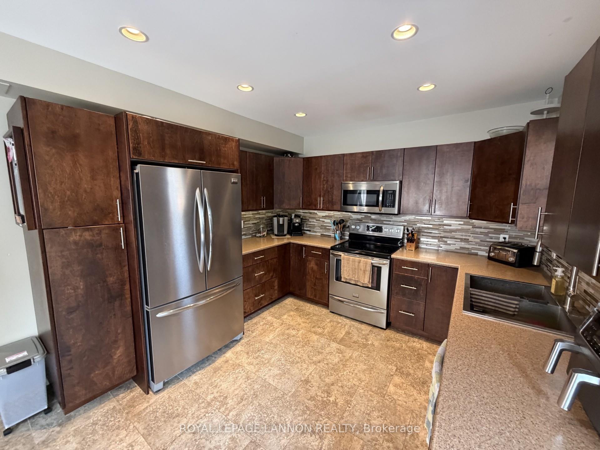 Photo 7 of 338 Dacre Street, Thunder Bay, Current River — HOMEH