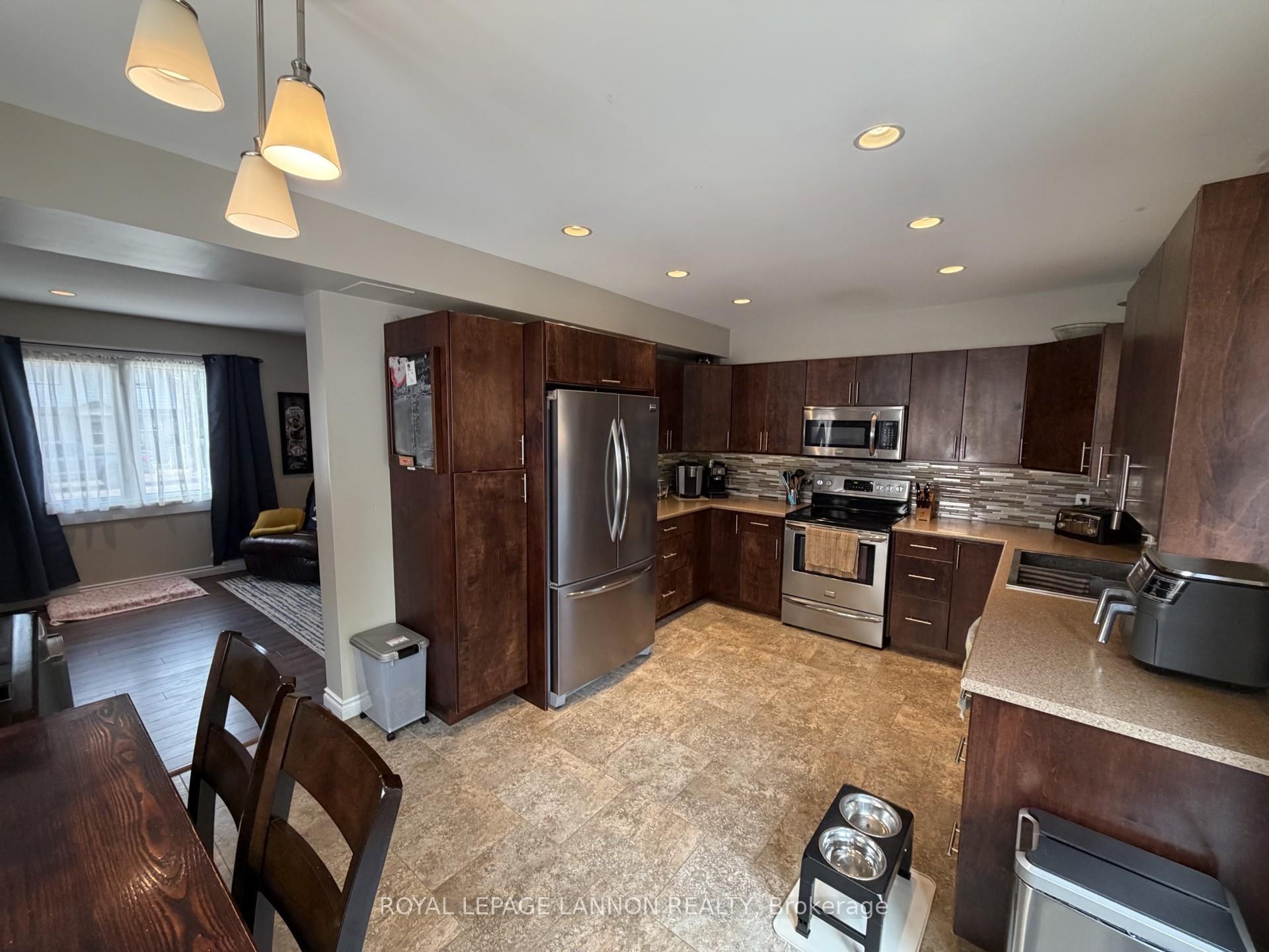 Photo 8 of 338 Dacre Street, Thunder Bay, Current River — HOMEH