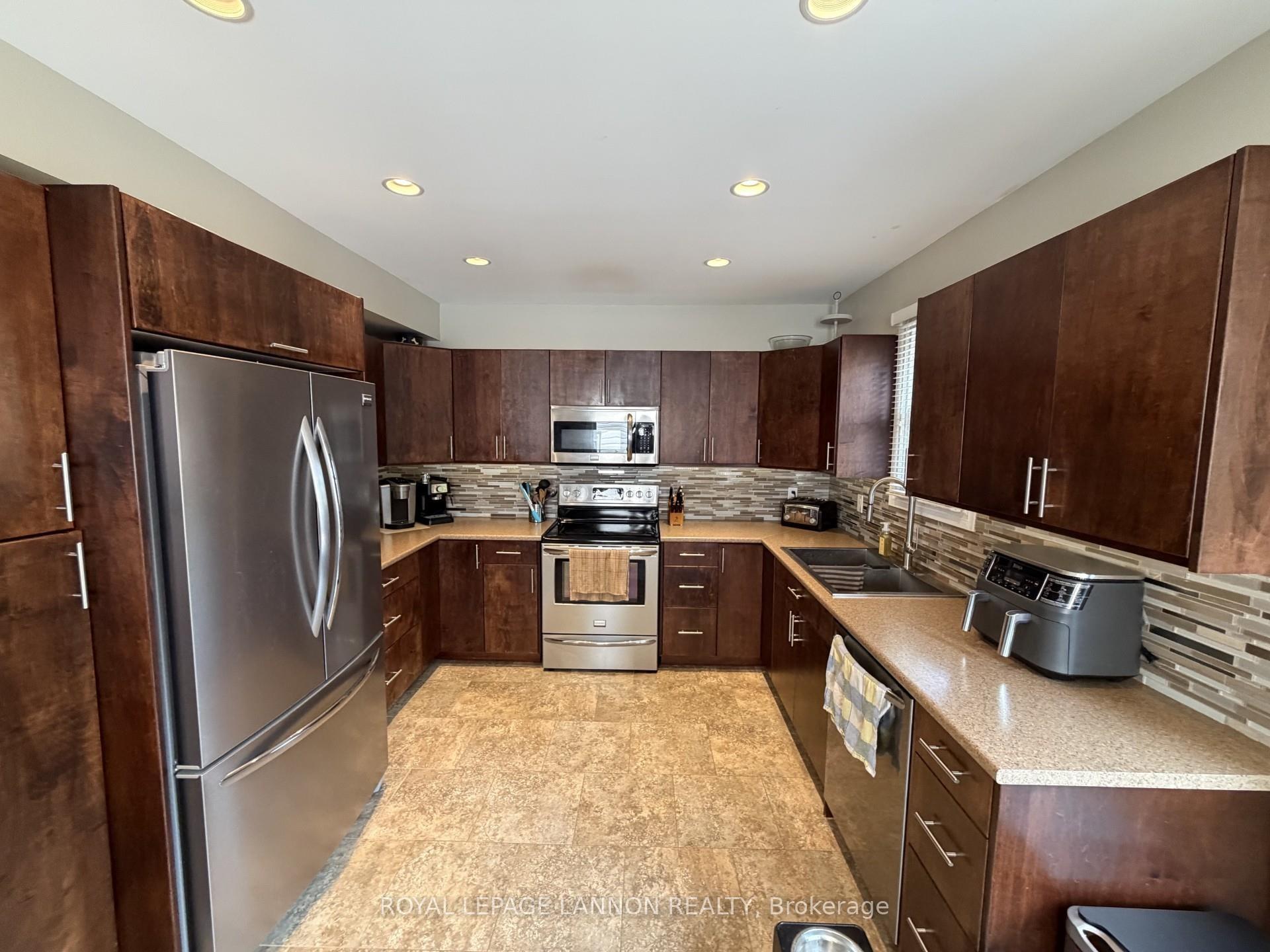 Photo 9 of 338 Dacre Street, Thunder Bay, Current River — HOMEH