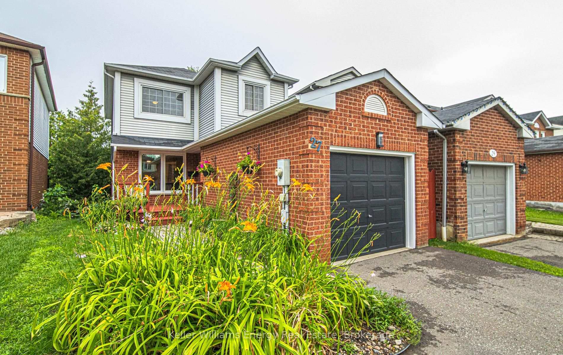 Photo 2 of 27 Teddington Crescent, Whitby, Pringle Creek — HOMEH