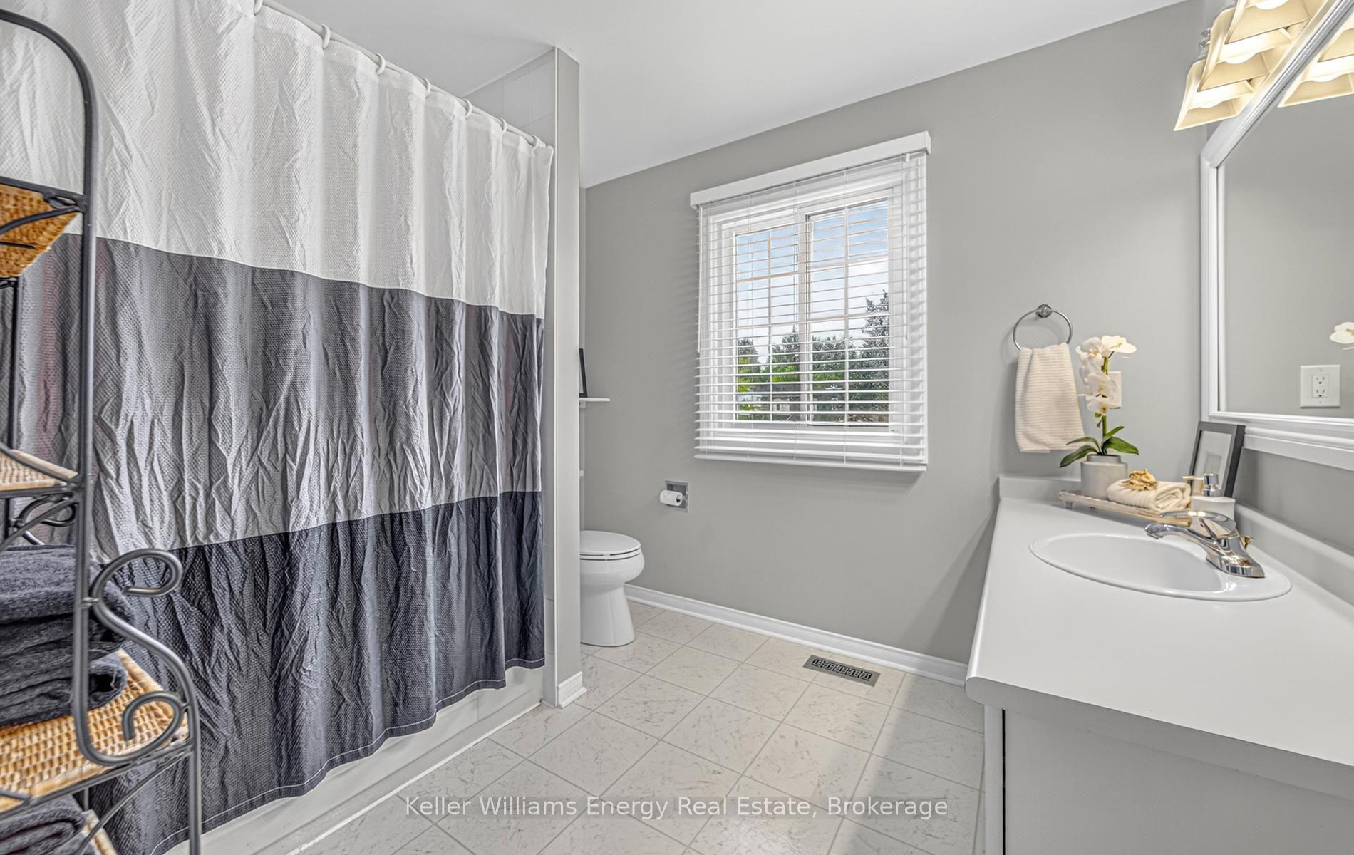 Photo 36 of 27 Teddington Crescent, Whitby, Pringle Creek — HOMEH