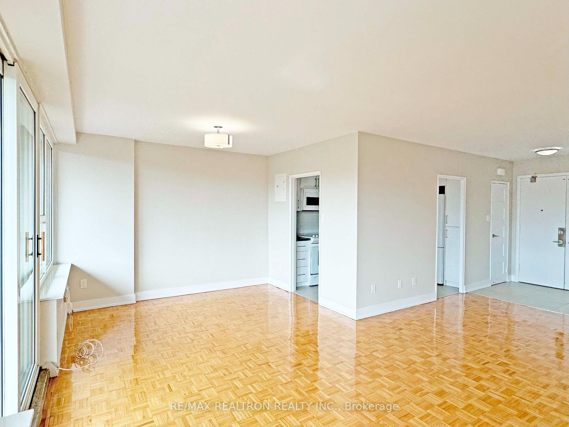 Photo 2 of Unit 607, 10 Shallmar Boulevard, Toronto, Forest Hill North — HOMEH