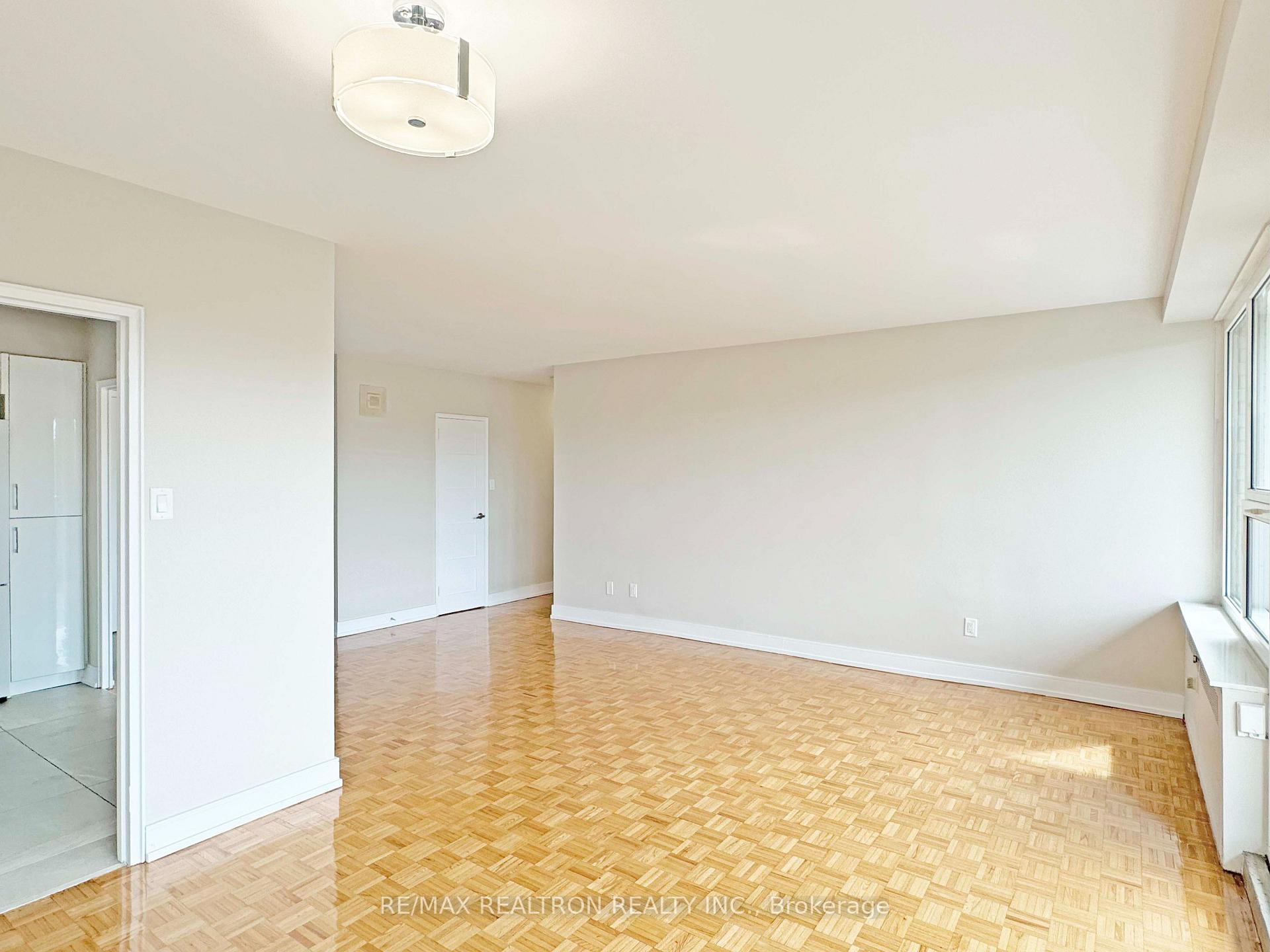 Photo 4 of Unit 607, 10 Shallmar Boulevard, Toronto, Forest Hill North — HOMEH