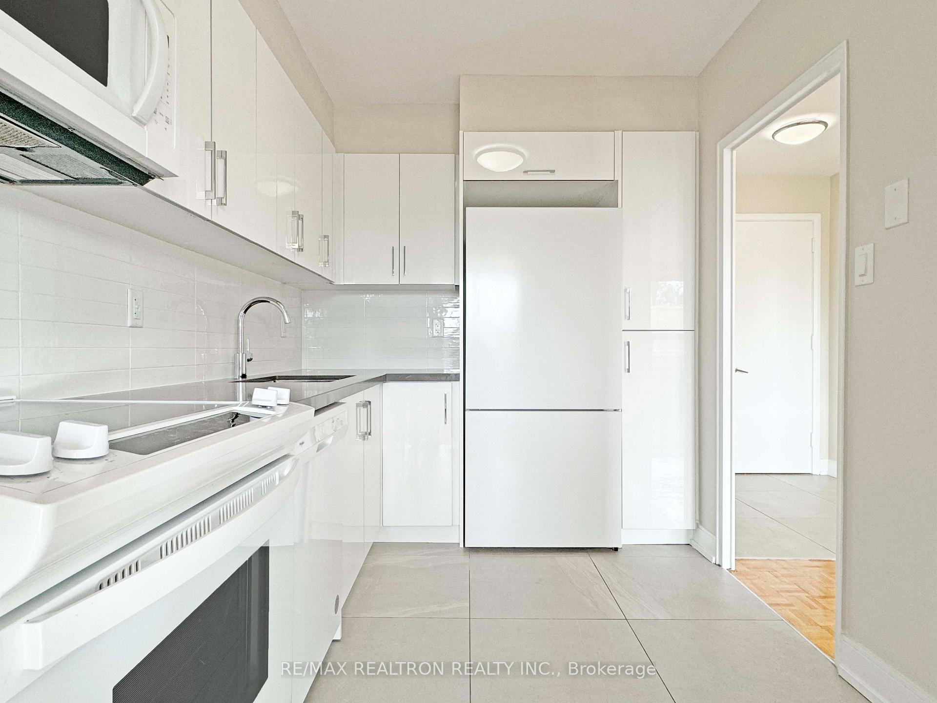 Photo 6 of Unit 607, 10 Shallmar Boulevard, Toronto, Forest Hill North — HOMEH