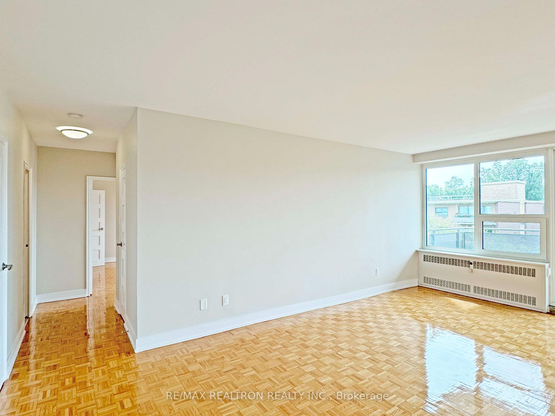 Photo 8 of Unit 607, 10 Shallmar Boulevard, Toronto, Forest Hill North — HOMEH
