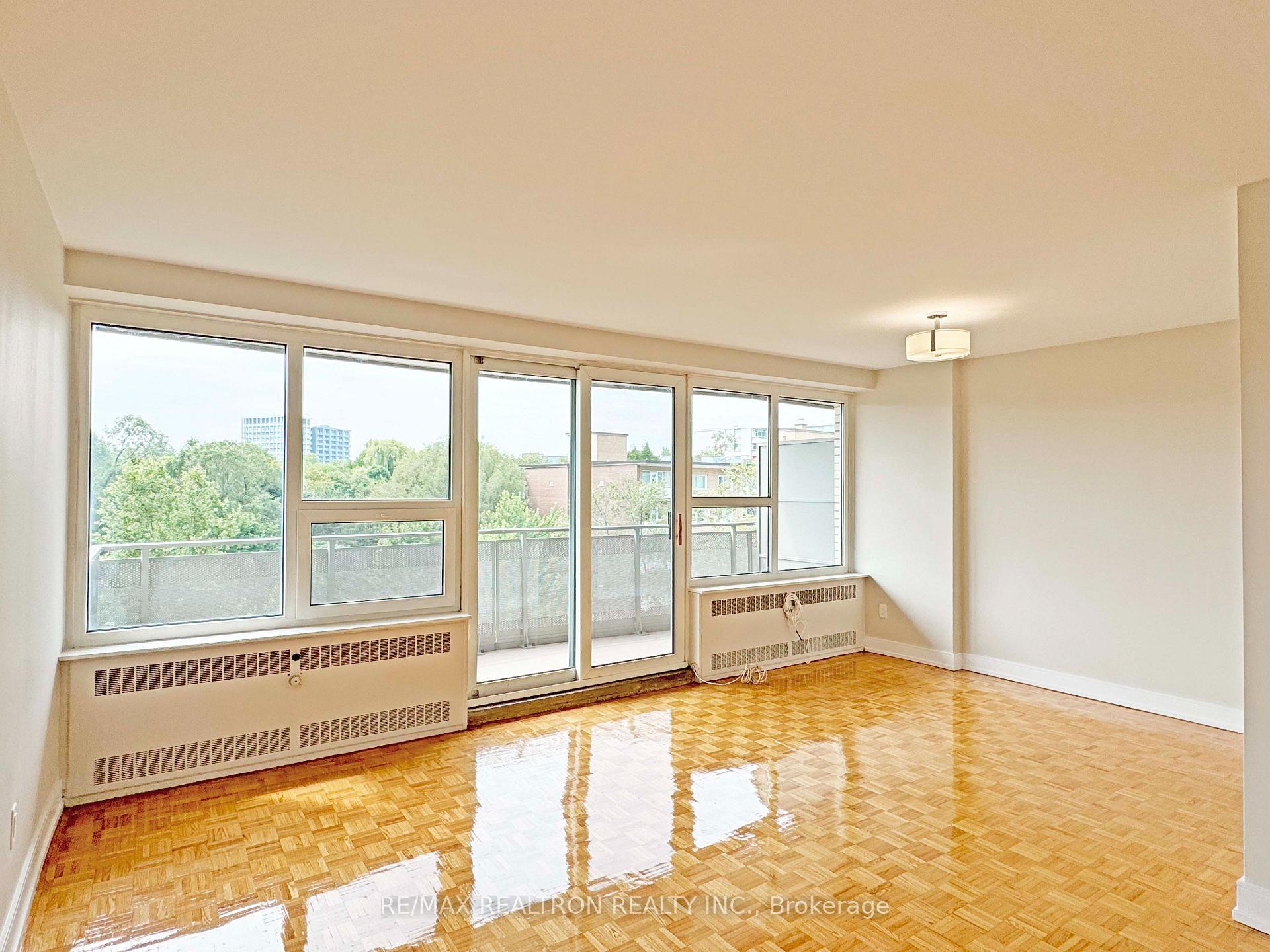 Photo 10 of Unit 607, 10 Shallmar Boulevard, Toronto, Forest Hill North — HOMEH
