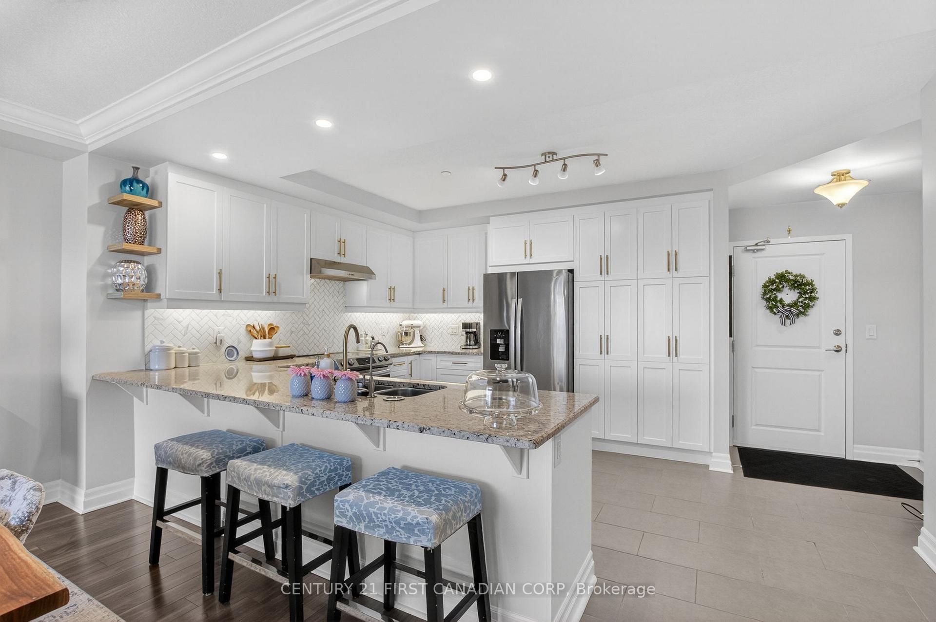 Photo of Unit 208, 260 Villagewalk Boulevard