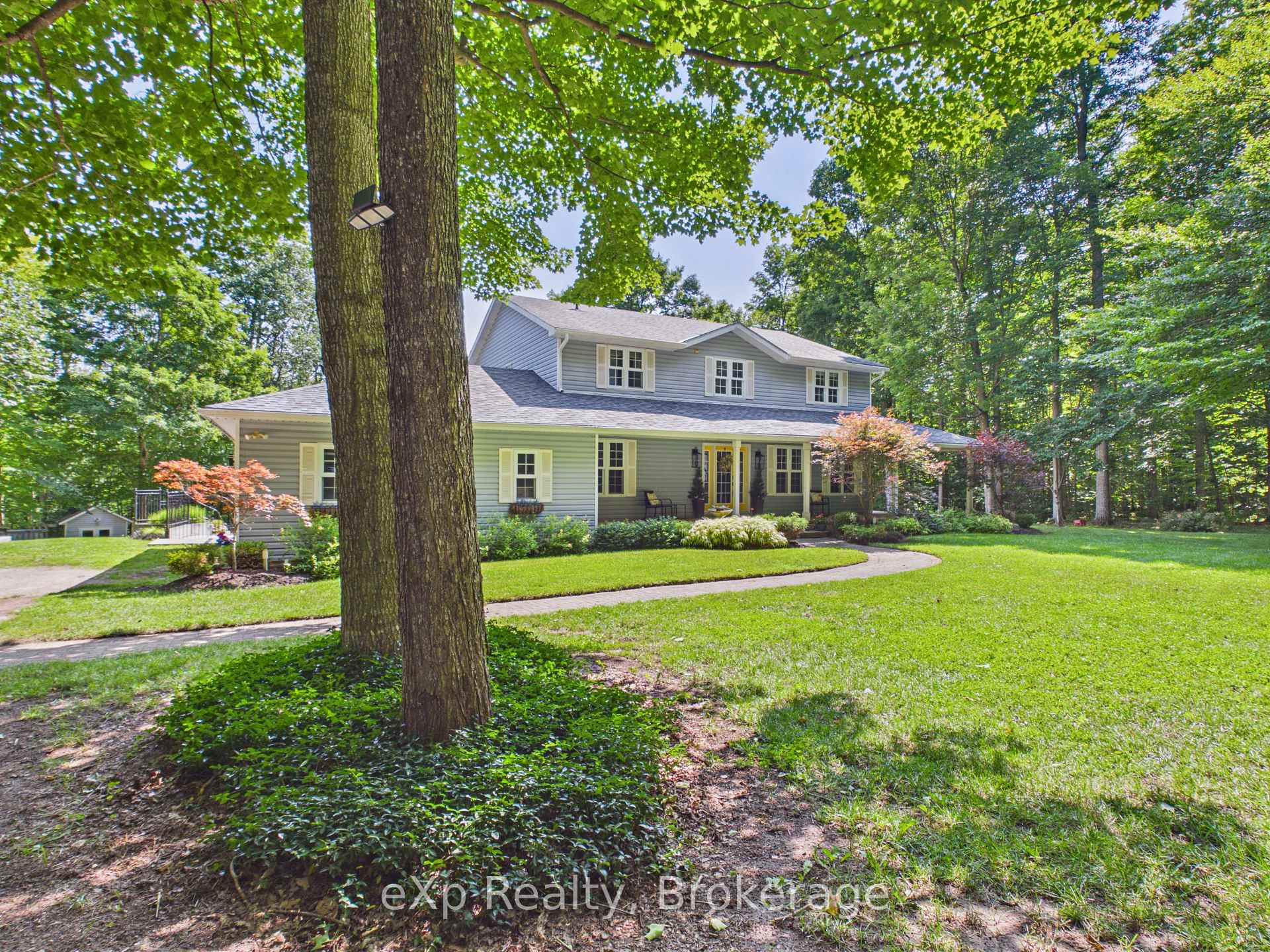 Photo 3 of 20 Highland Crescent, South Bruce — HOMEH