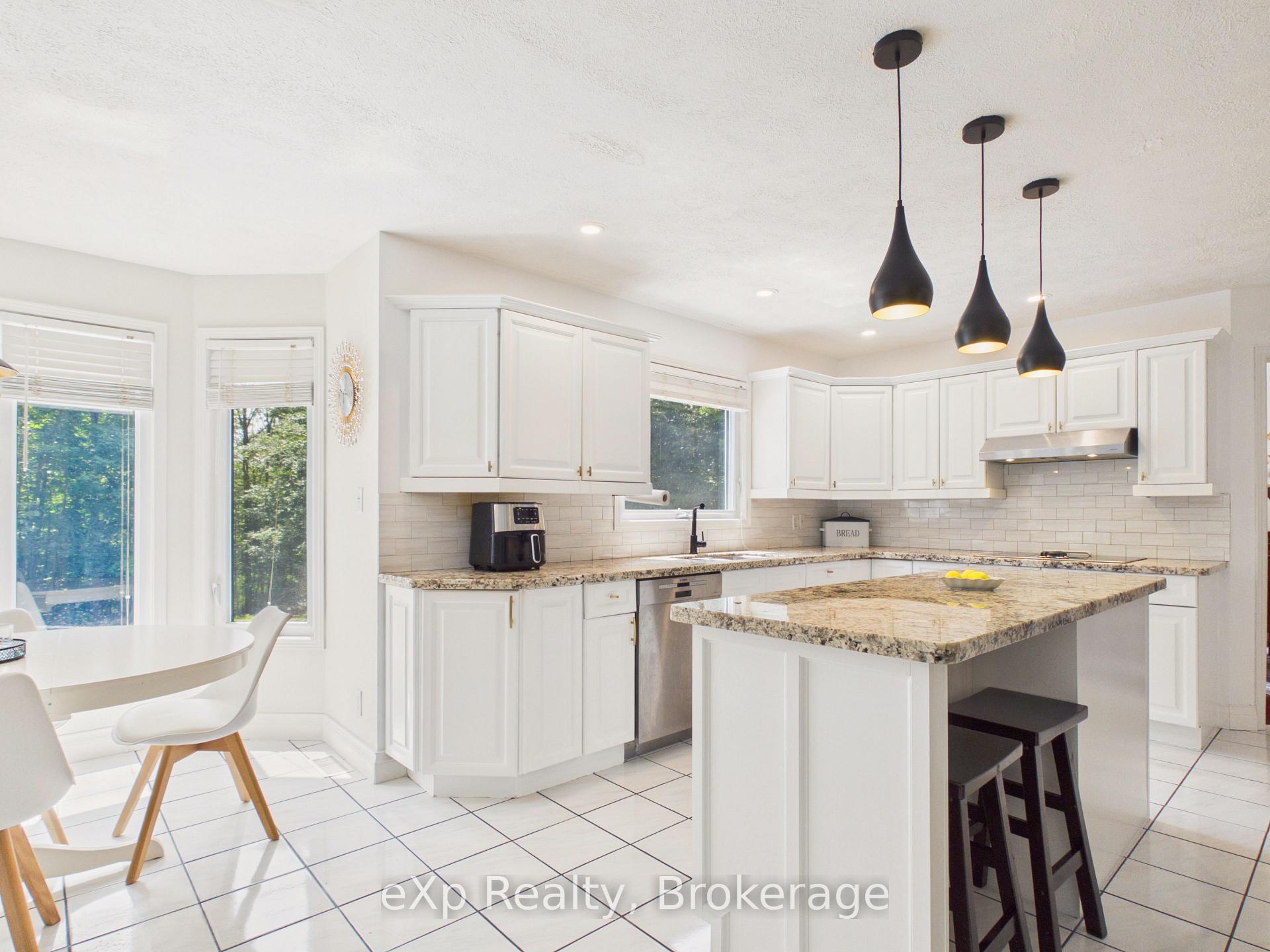Photo 11 of 20 Highland Crescent, South Bruce — HOMEH