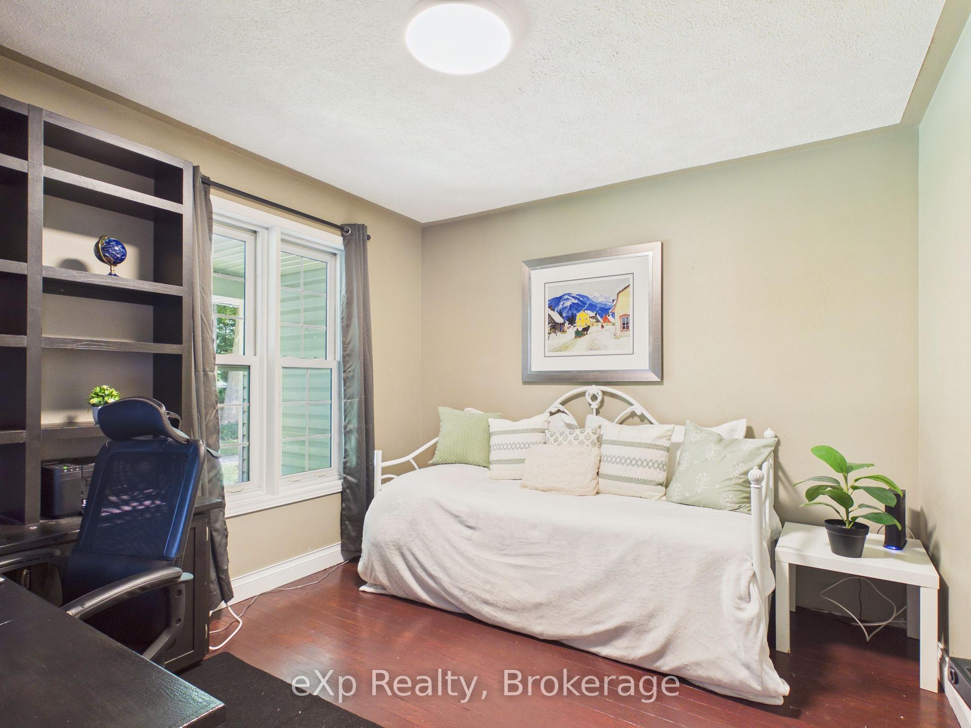 Photo 16 of 20 Highland Crescent, South Bruce — HOMEH