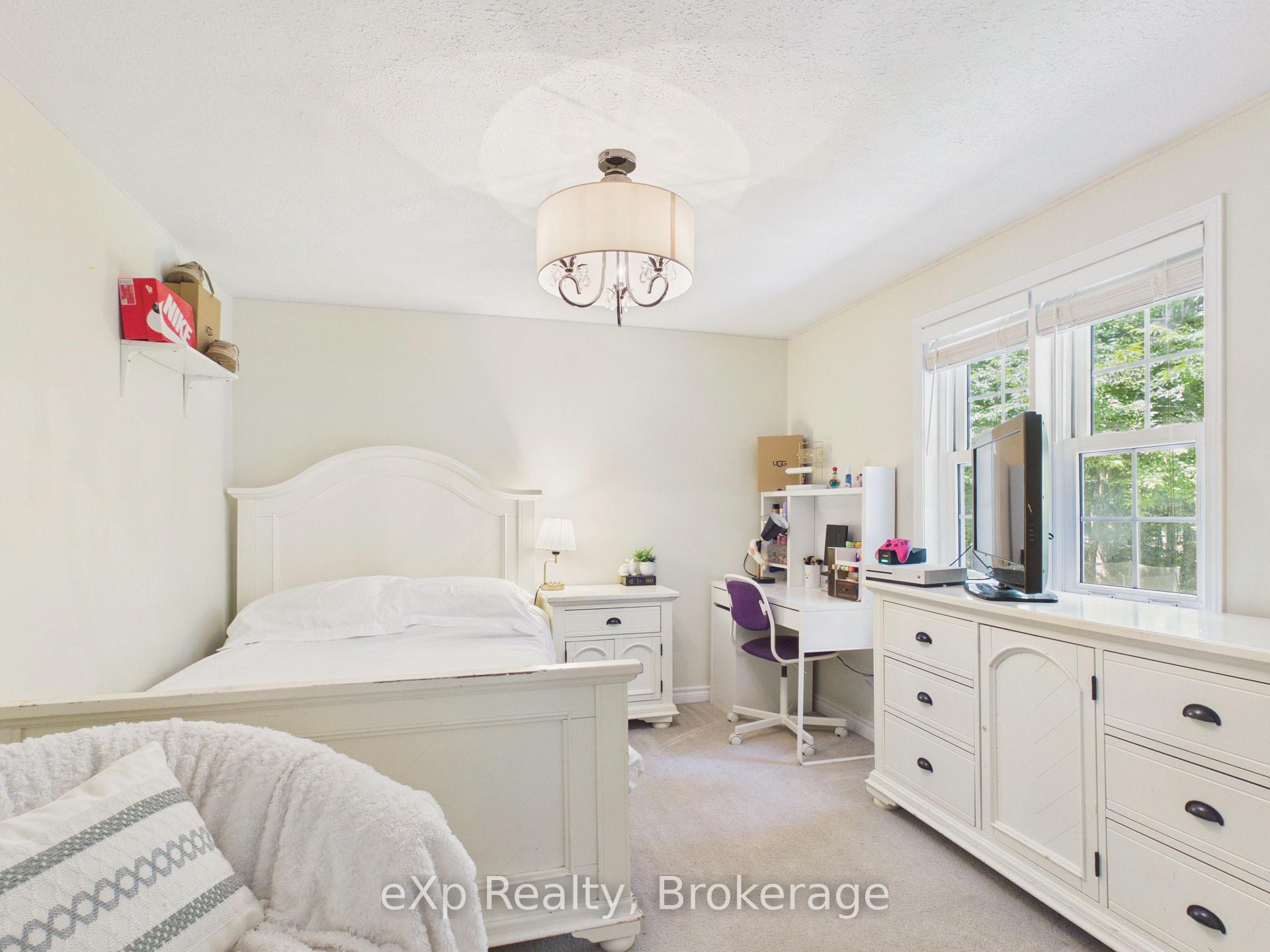 Photo 23 of 20 Highland Crescent, South Bruce — HOMEH