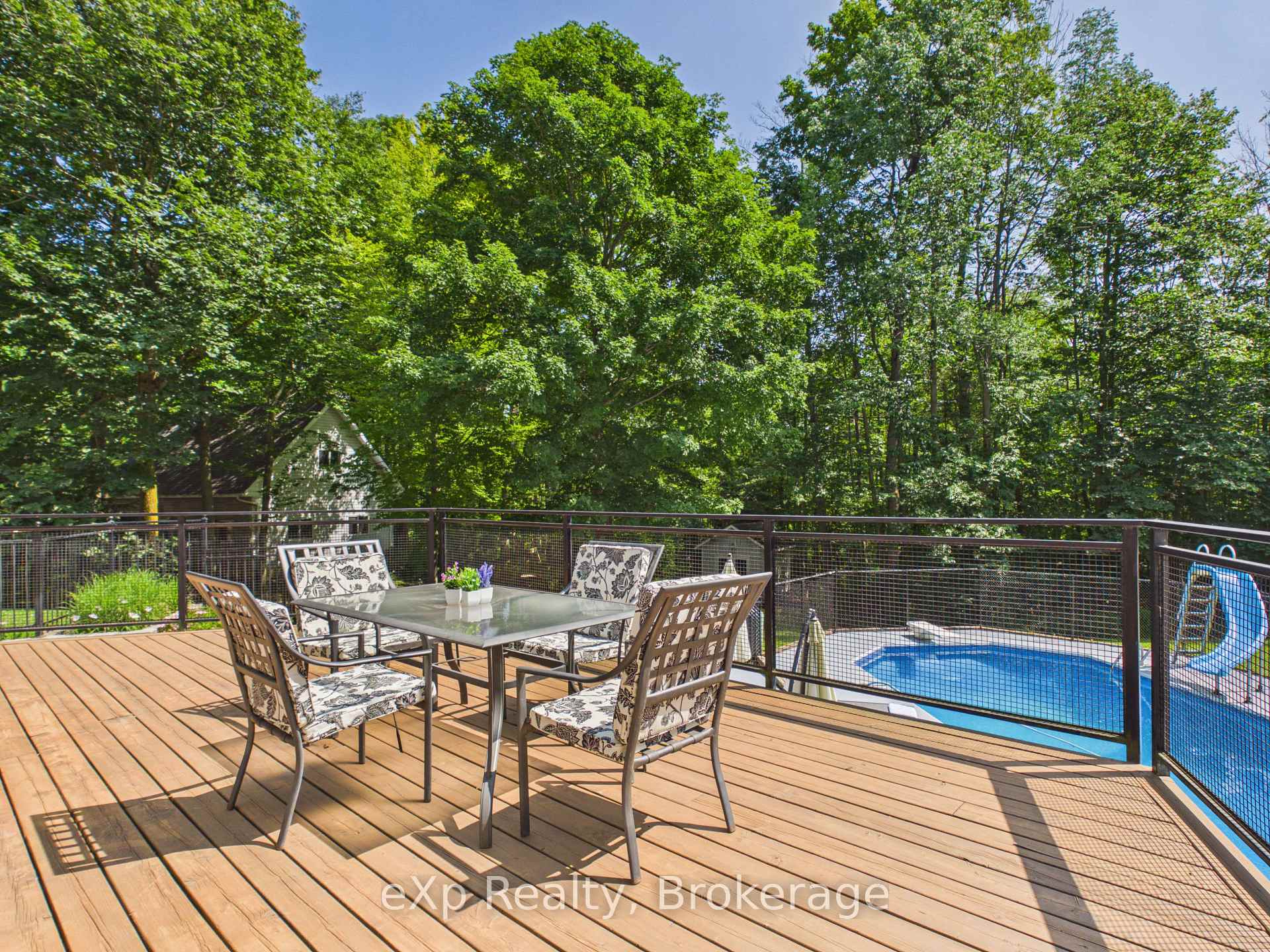 Photo 32 of 20 Highland Crescent, South Bruce — HOMEH
