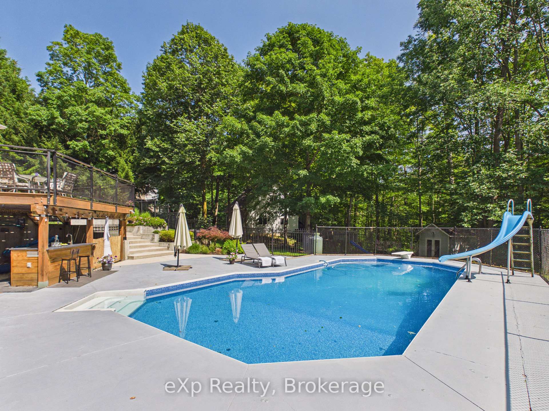 Photo 38 of 20 Highland Crescent, South Bruce — HOMEH