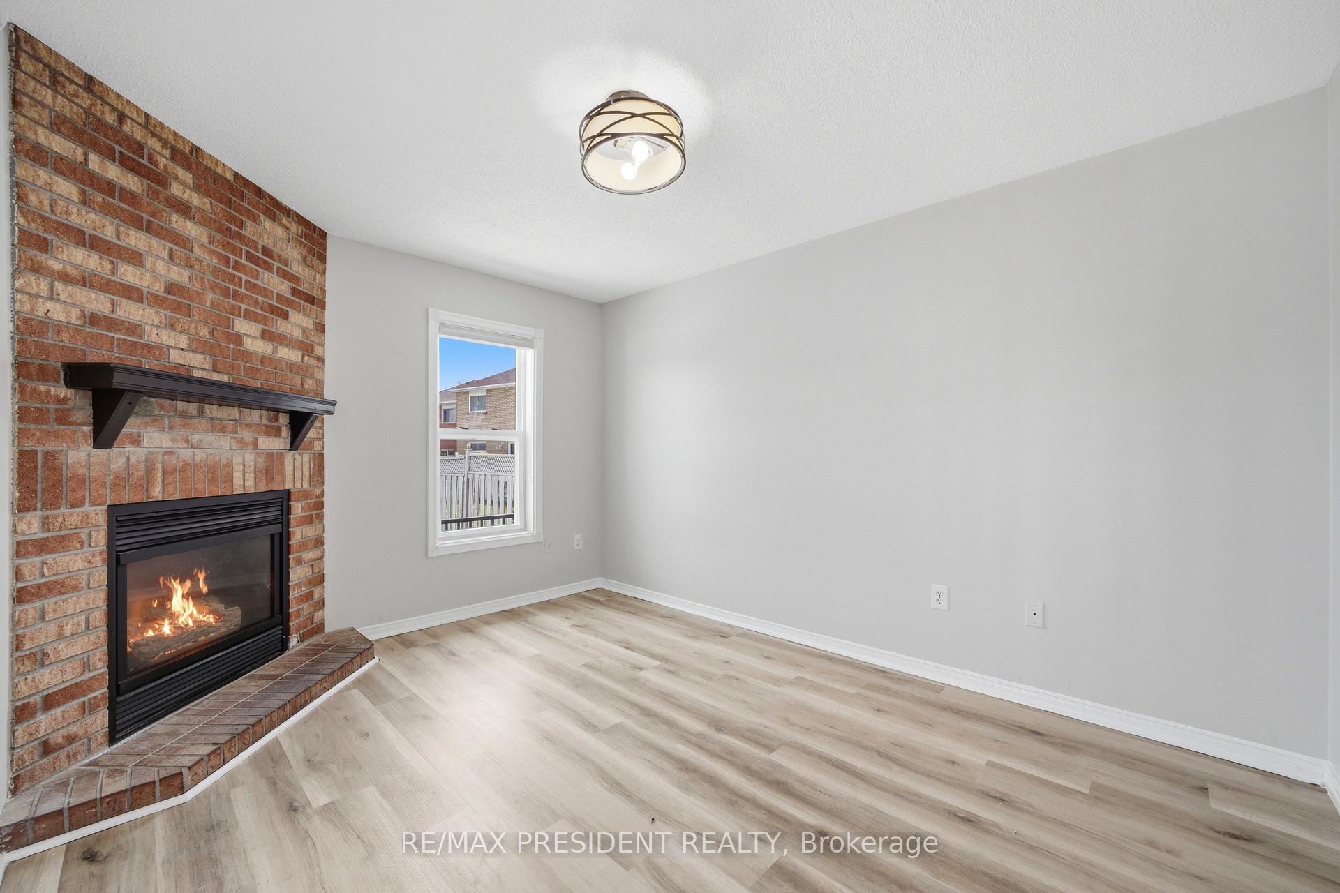 Photo 11 of 112 Ravenswood Drive, Brampton, Fletcher's Creek South — HOMEH