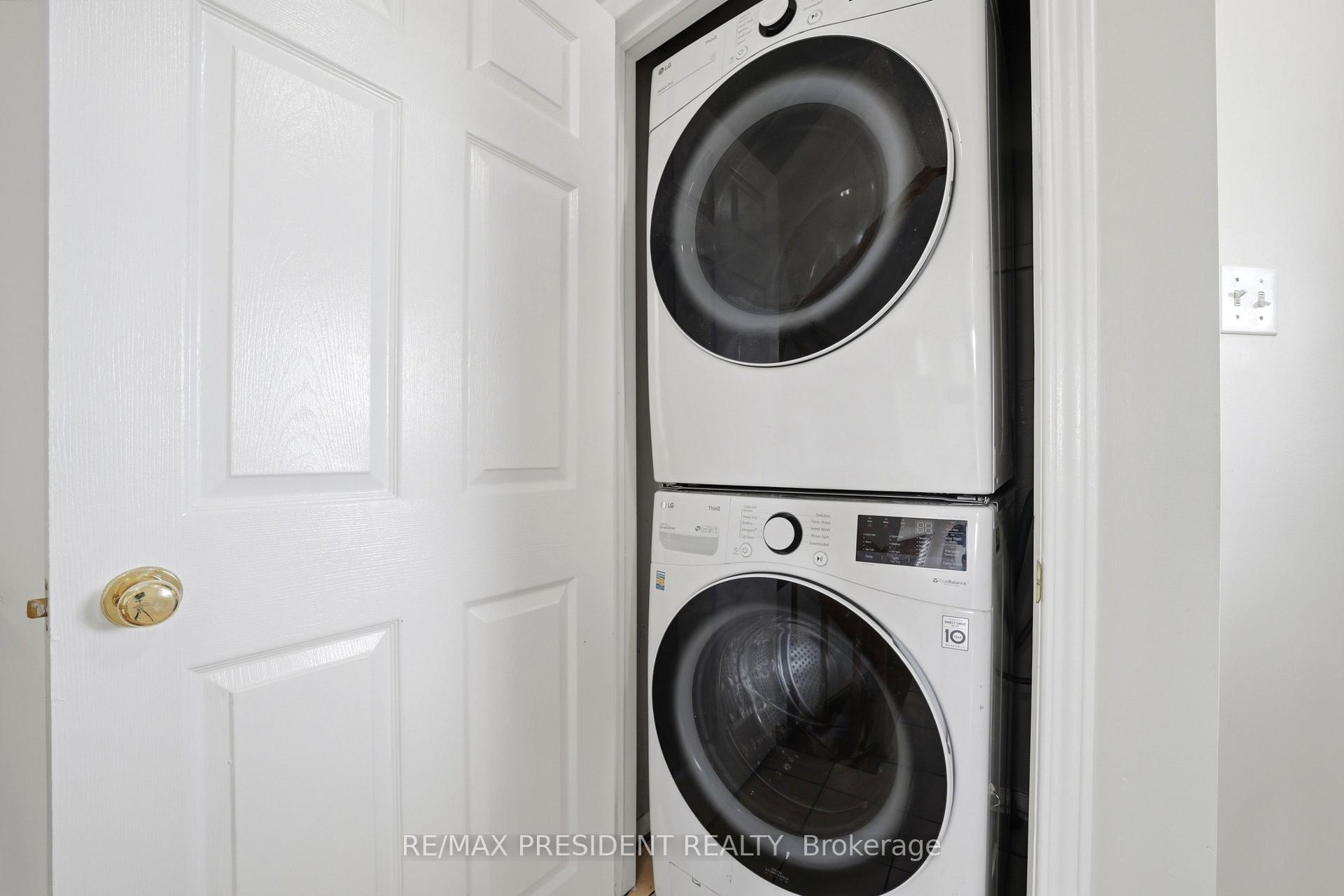 Photo 14 of 112 Ravenswood Drive, Brampton, Fletcher's Creek South — HOMEH