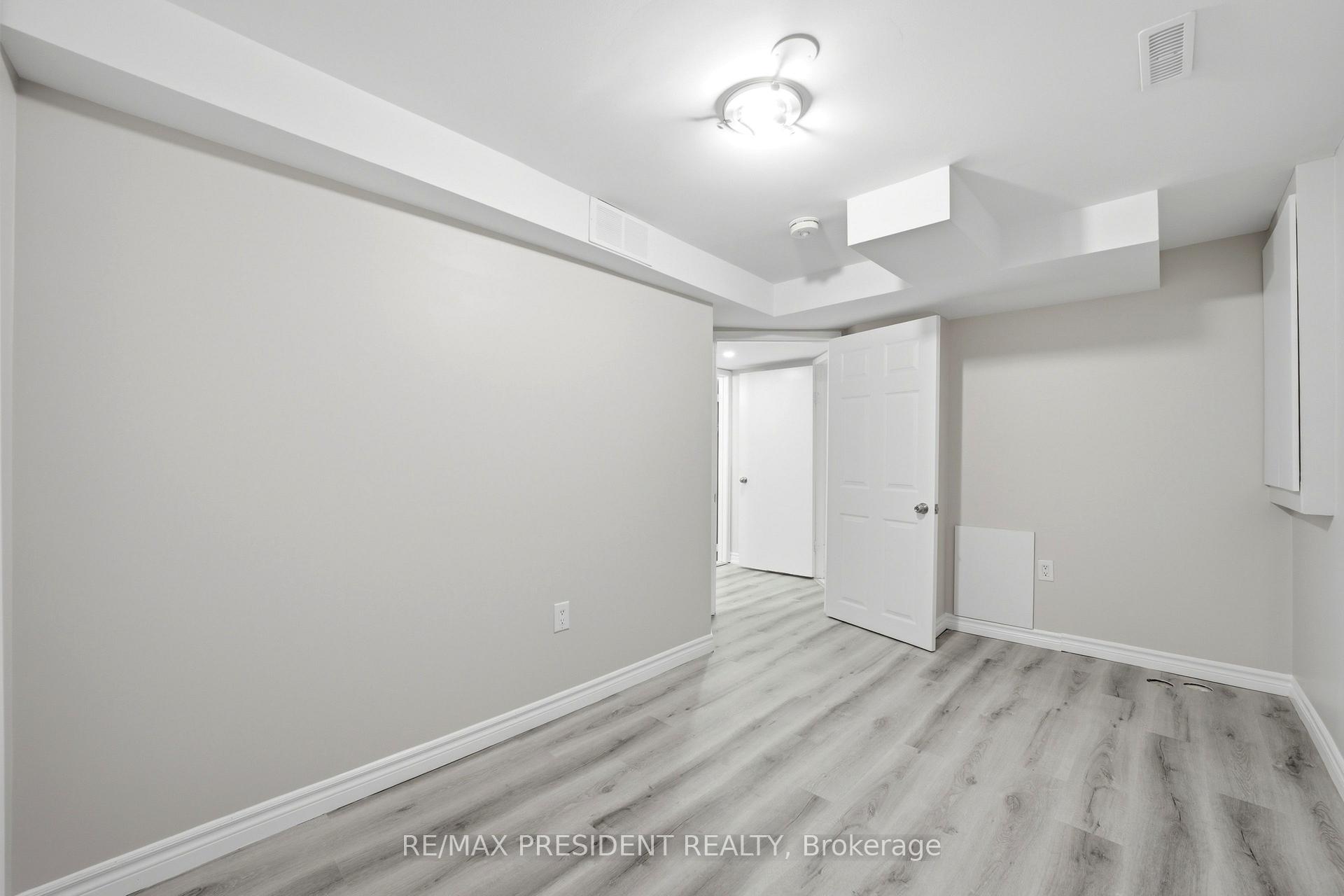 Photo 33 of 112 Ravenswood Drive, Brampton, Fletcher's Creek South — HOMEH