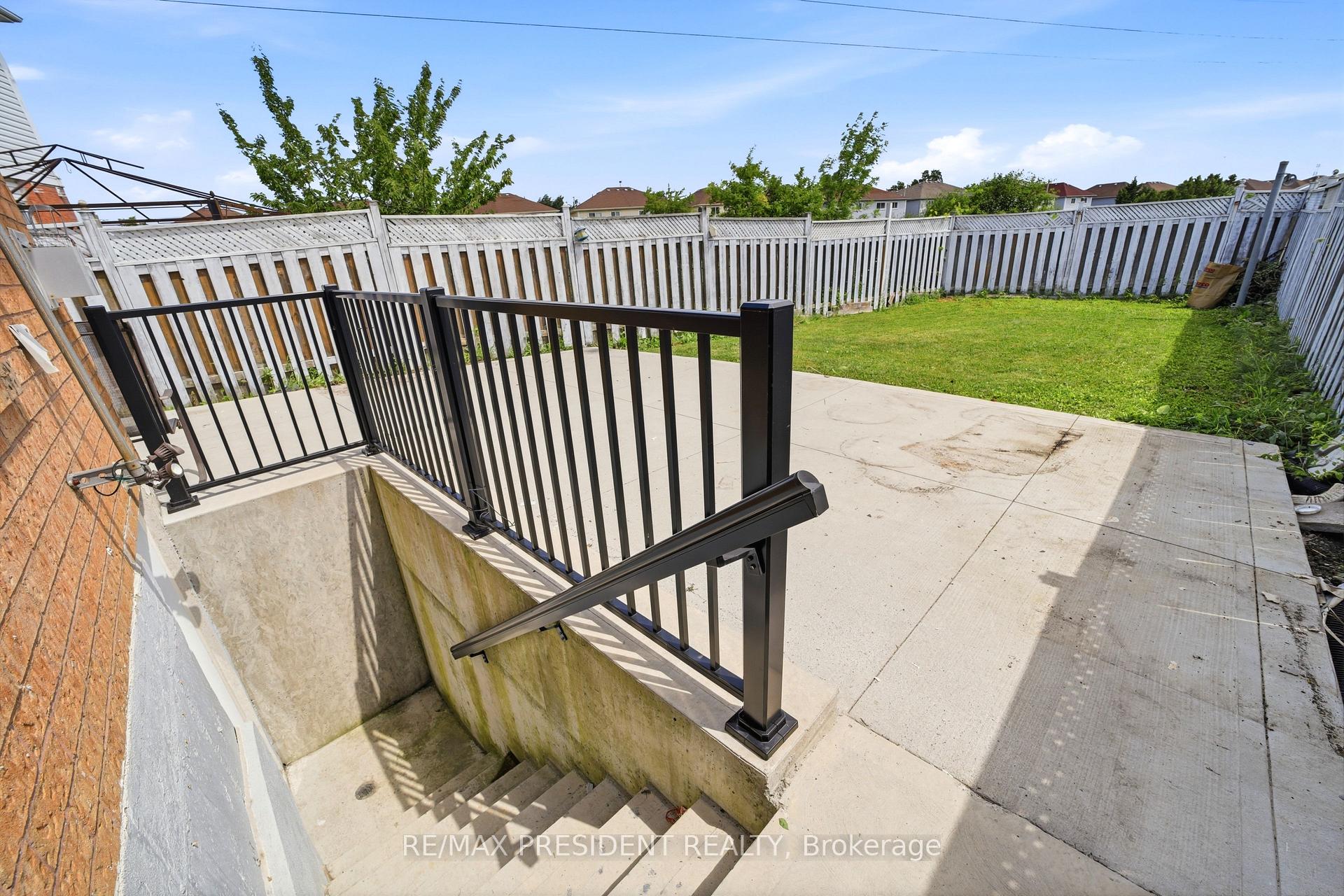 Photo 37 of 112 Ravenswood Drive, Brampton, Fletcher's Creek South — HOMEH