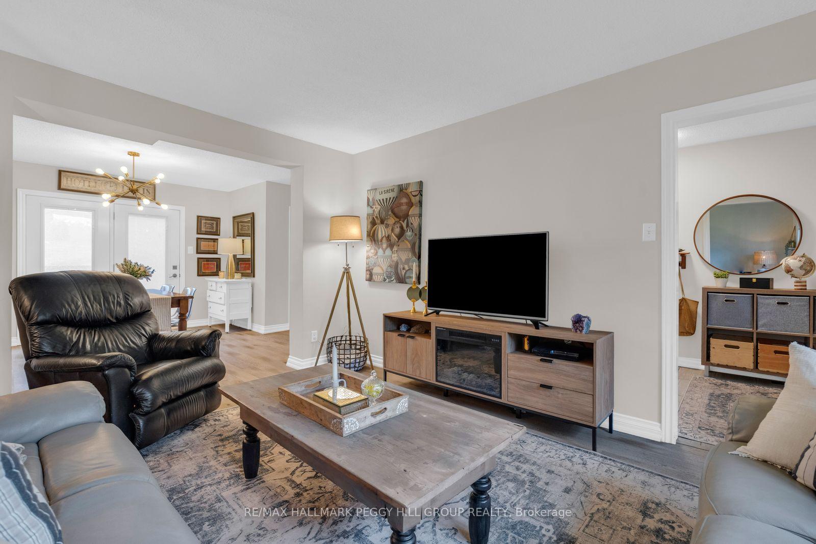 Photo 9 of 36 Lillian Crescent, Barrie, Sunnidale — HOMEH