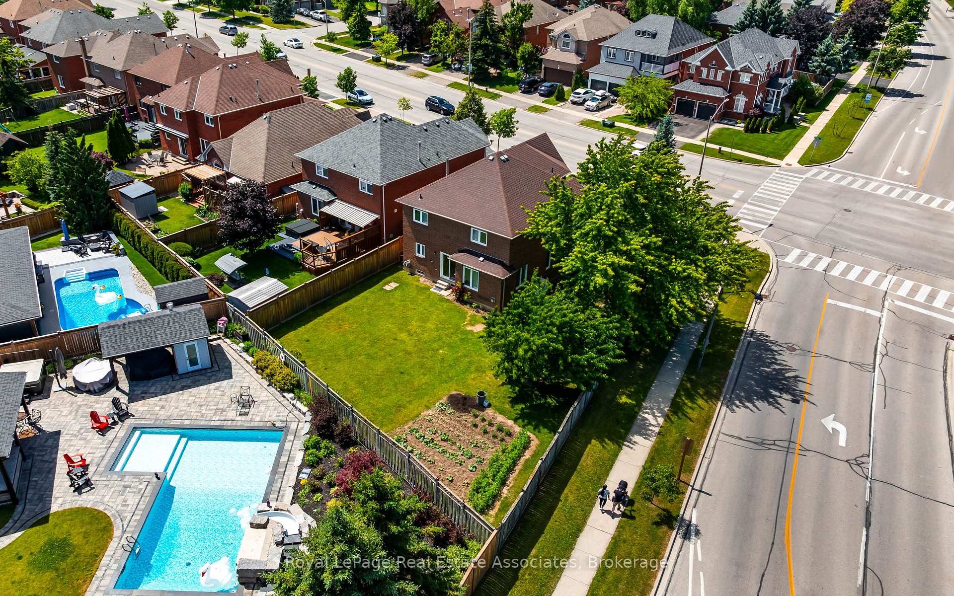 Photo 38 of 14306 Argyll Road, Halton Hills, Georgetown — HOMEH