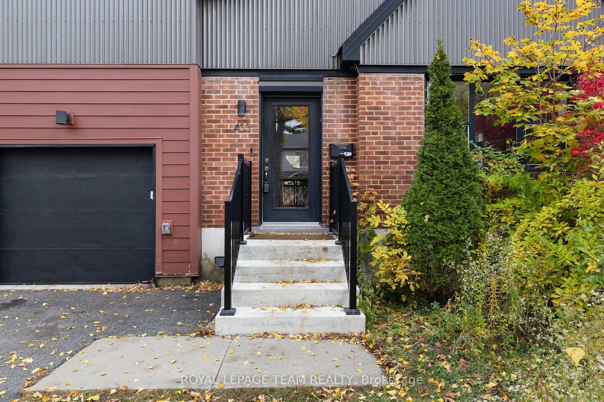 Photo 2 of 433 Dawson Avenue, Ottawa, Westboro/Hampton Park — HOMEH