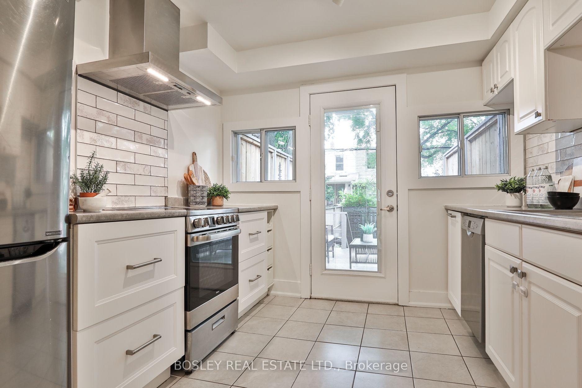 Photo 12 of 373 Sammon Avenue, Toronto, Danforth Village-East York — HOMEH