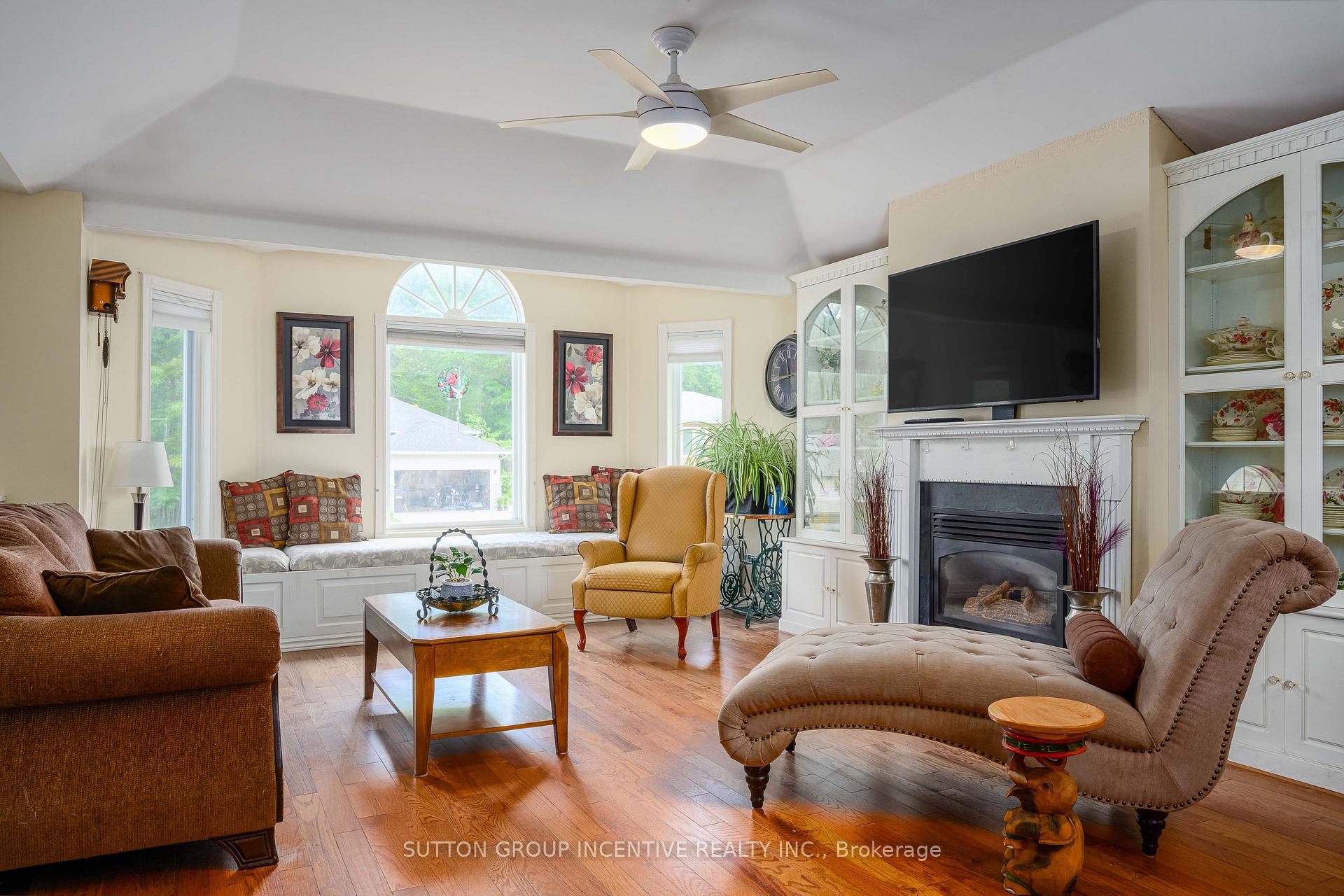 Photo 8 of 48 Wesley Avenue, Wasaga Beach — HOMEH