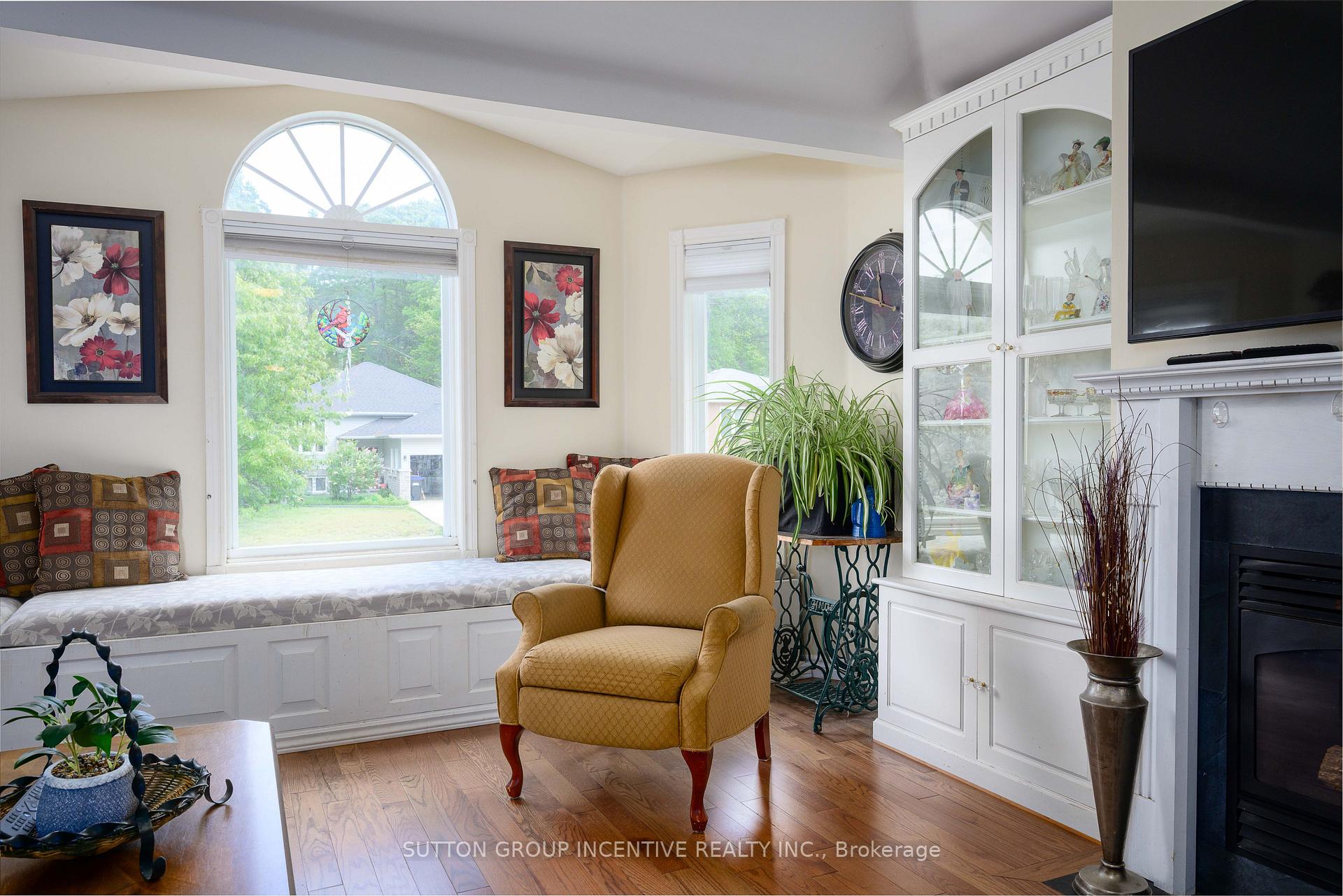 Photo 14 of 48 Wesley Avenue, Wasaga Beach — HOMEH