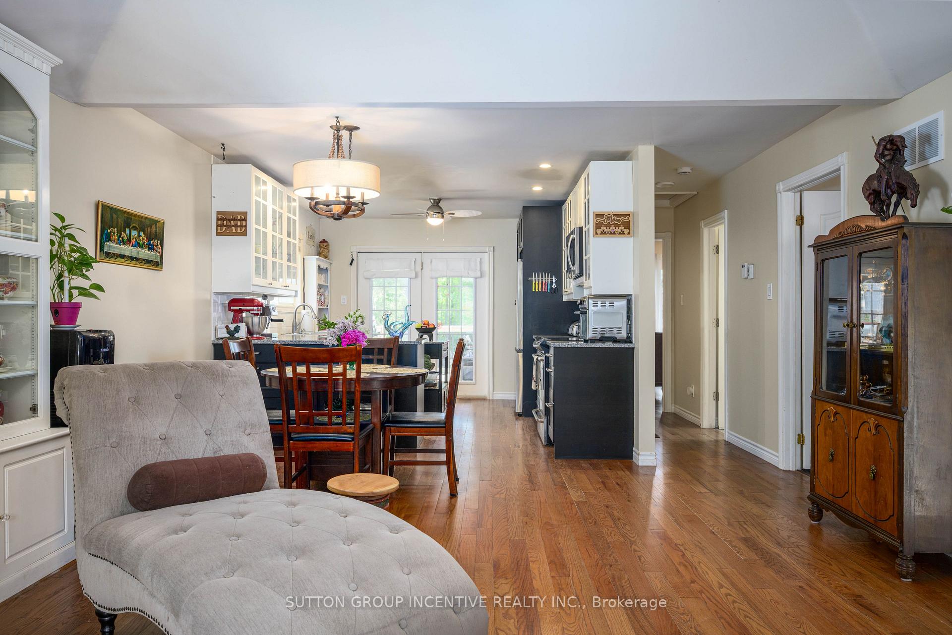 Photo 10 of 48 Wesley Avenue, Wasaga Beach — HOMEH