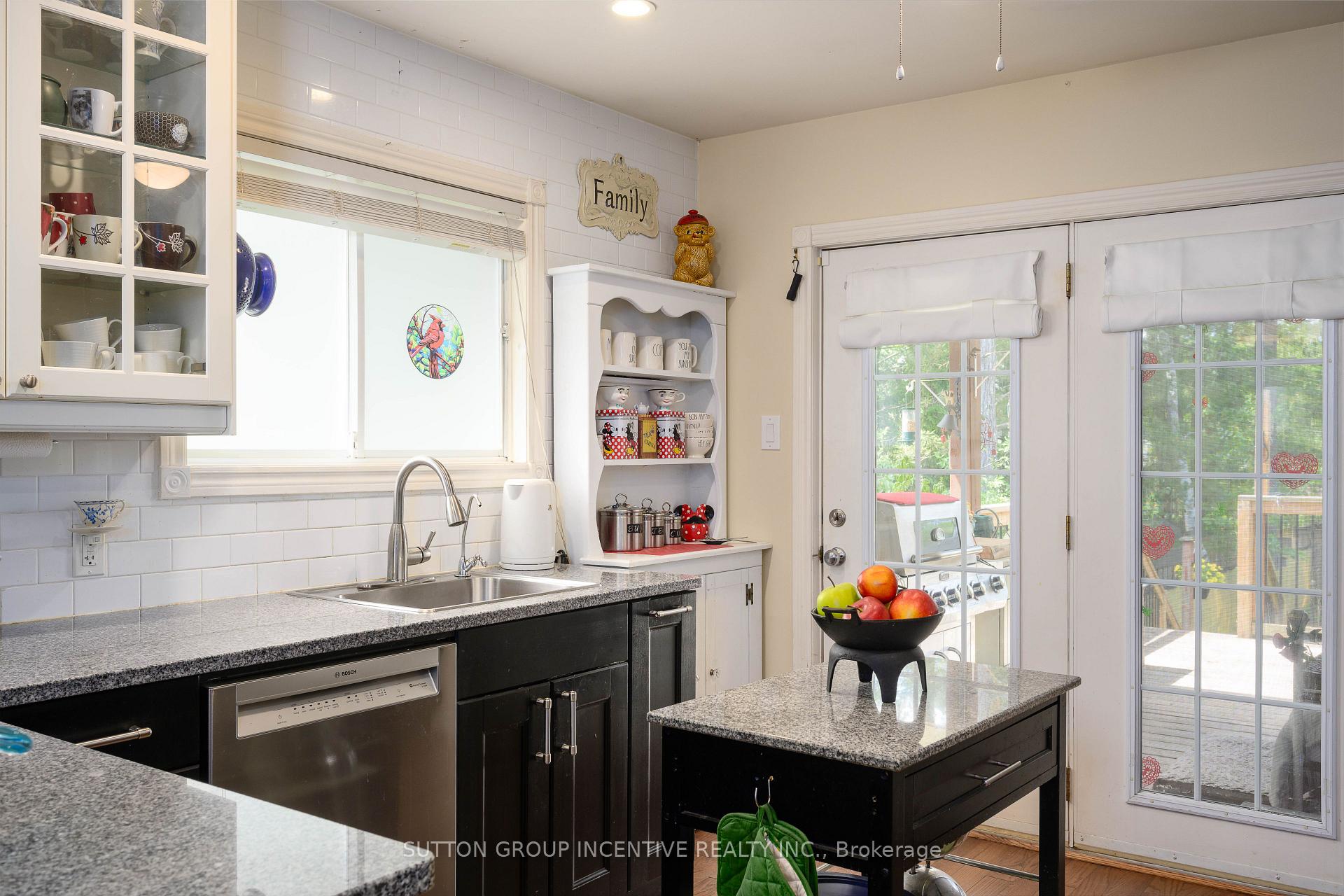 Photo 15 of 48 Wesley Avenue, Wasaga Beach — HOMEH