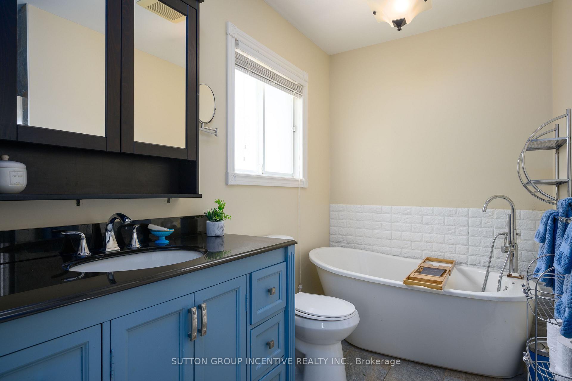 Photo 22 of 48 Wesley Avenue, Wasaga Beach — HOMEH
