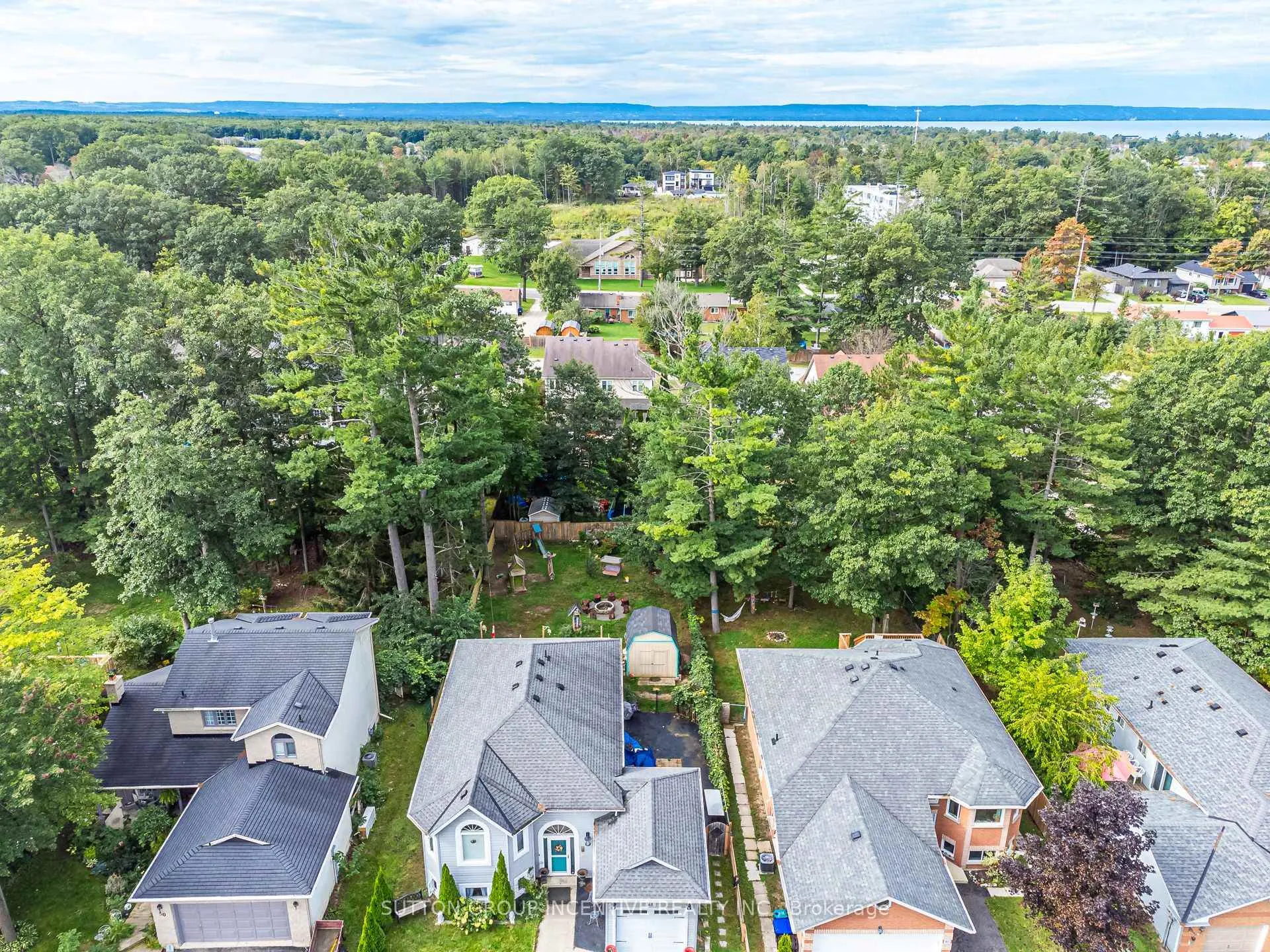 Photo 3 of 48 Wesley Avenue, Wasaga Beach — HOMEH