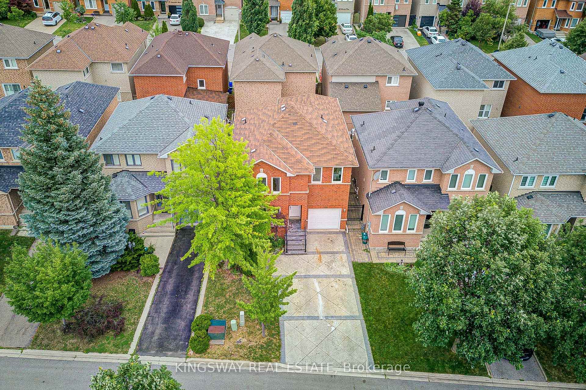 Photo 6 of 166 Matthew Drive, Vaughan, East Woodbridge — HOMEH