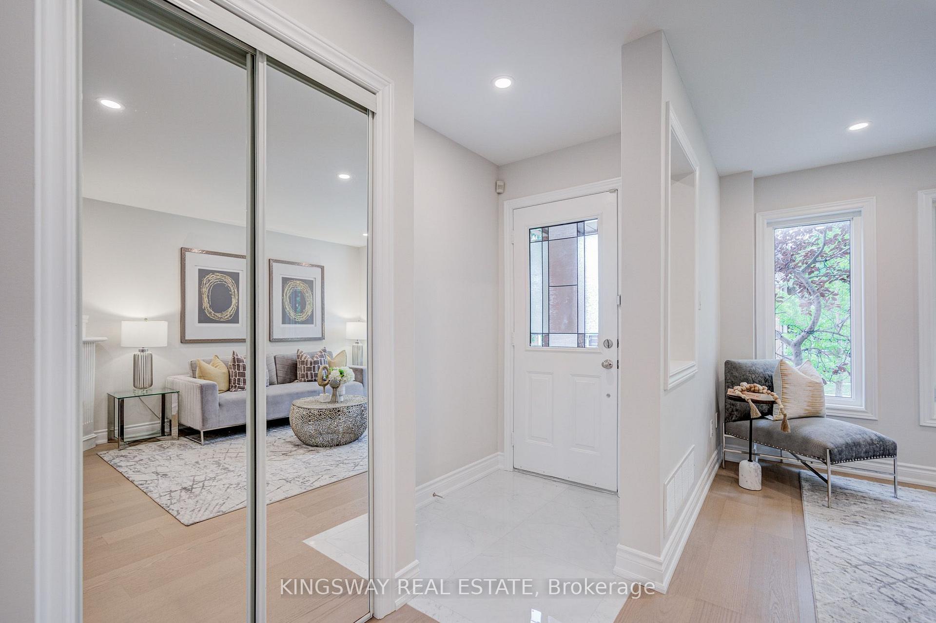 Photo 7 of 166 Matthew Drive, Vaughan, East Woodbridge — HOMEH