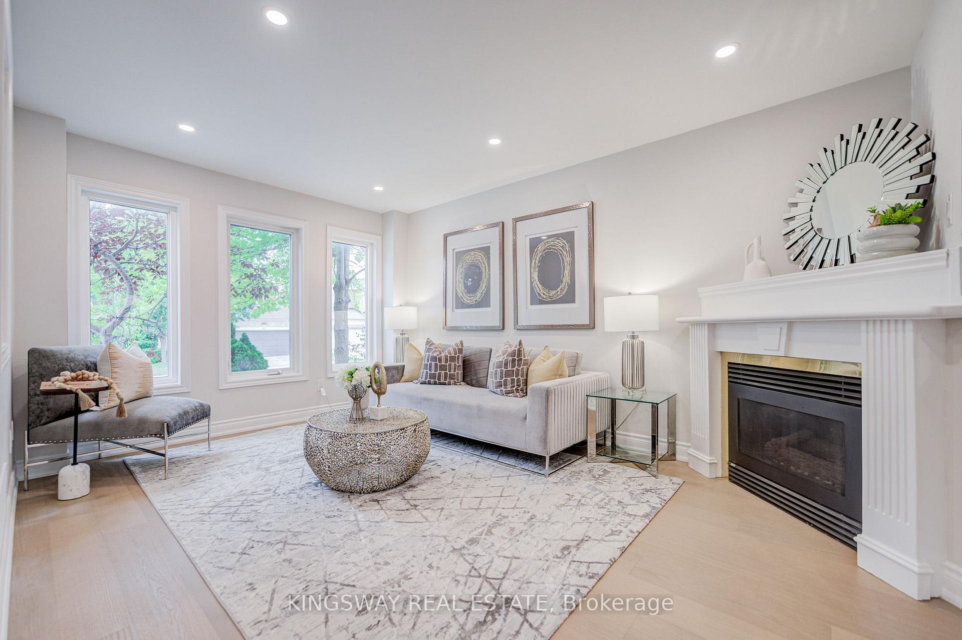 Photo 8 of 166 Matthew Drive, Vaughan, East Woodbridge — HOMEH