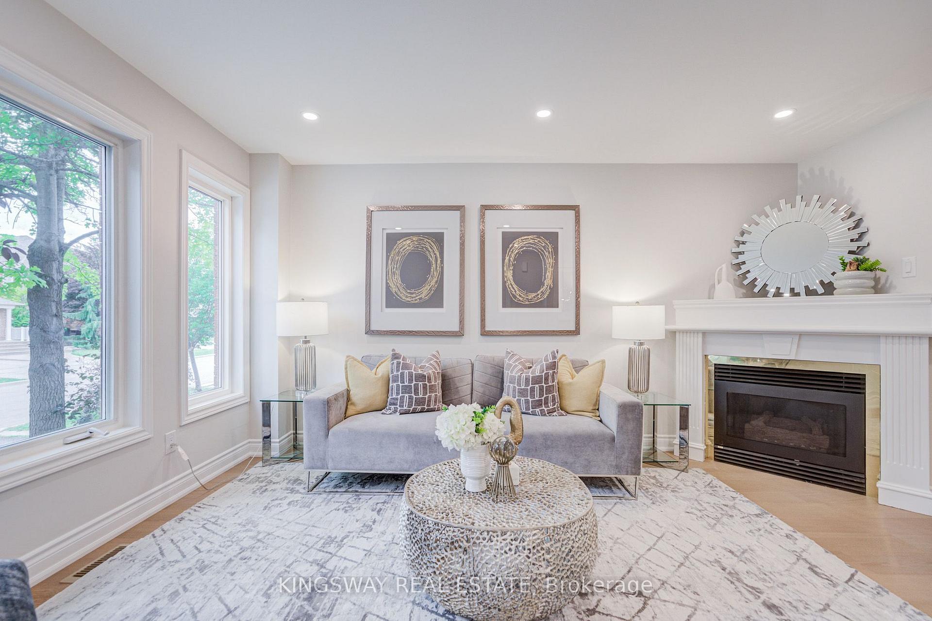 Photo 10 of 166 Matthew Drive, Vaughan, East Woodbridge — HOMEH