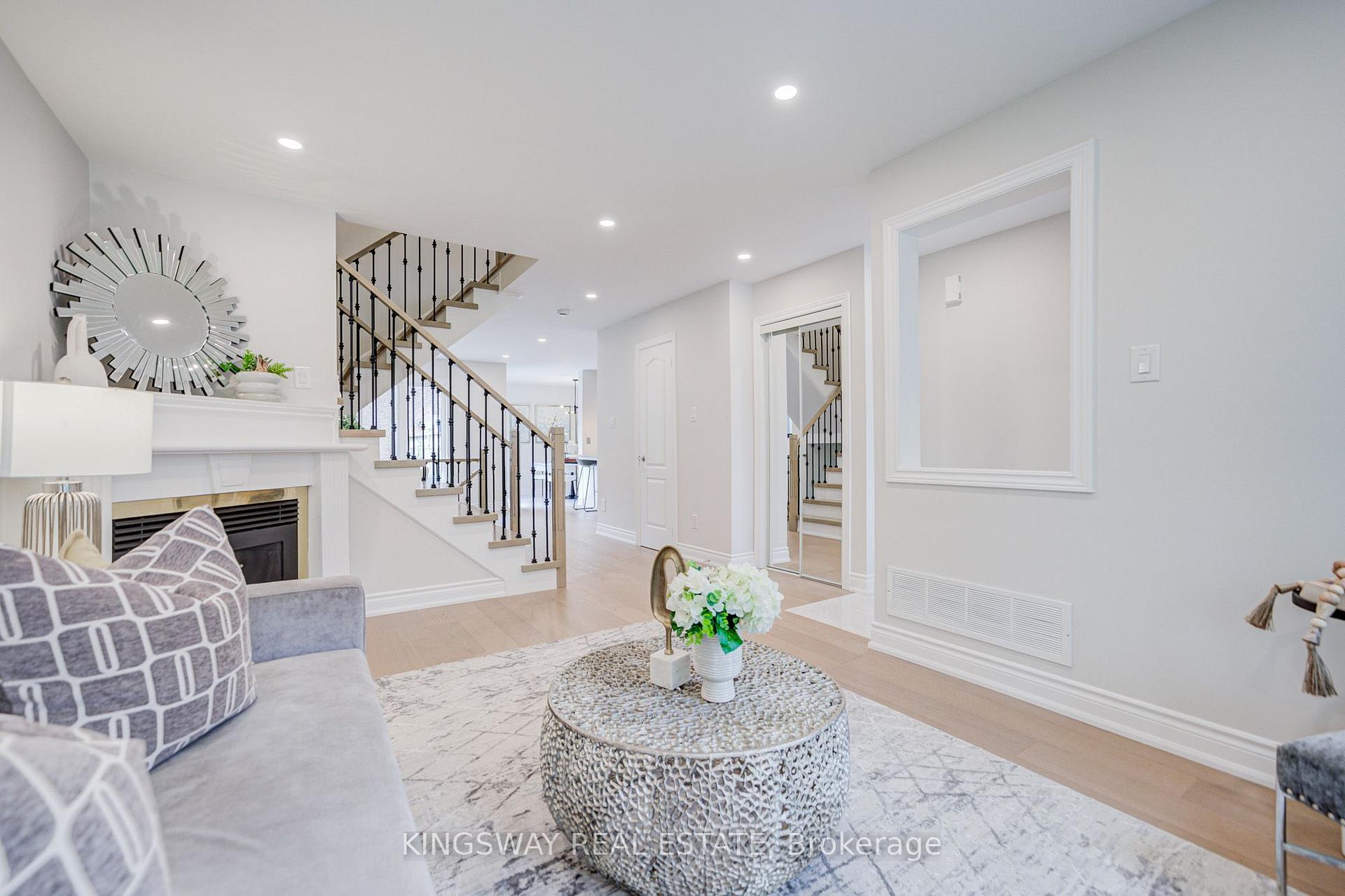 Photo 11 of 166 Matthew Drive, Vaughan, East Woodbridge — HOMEH