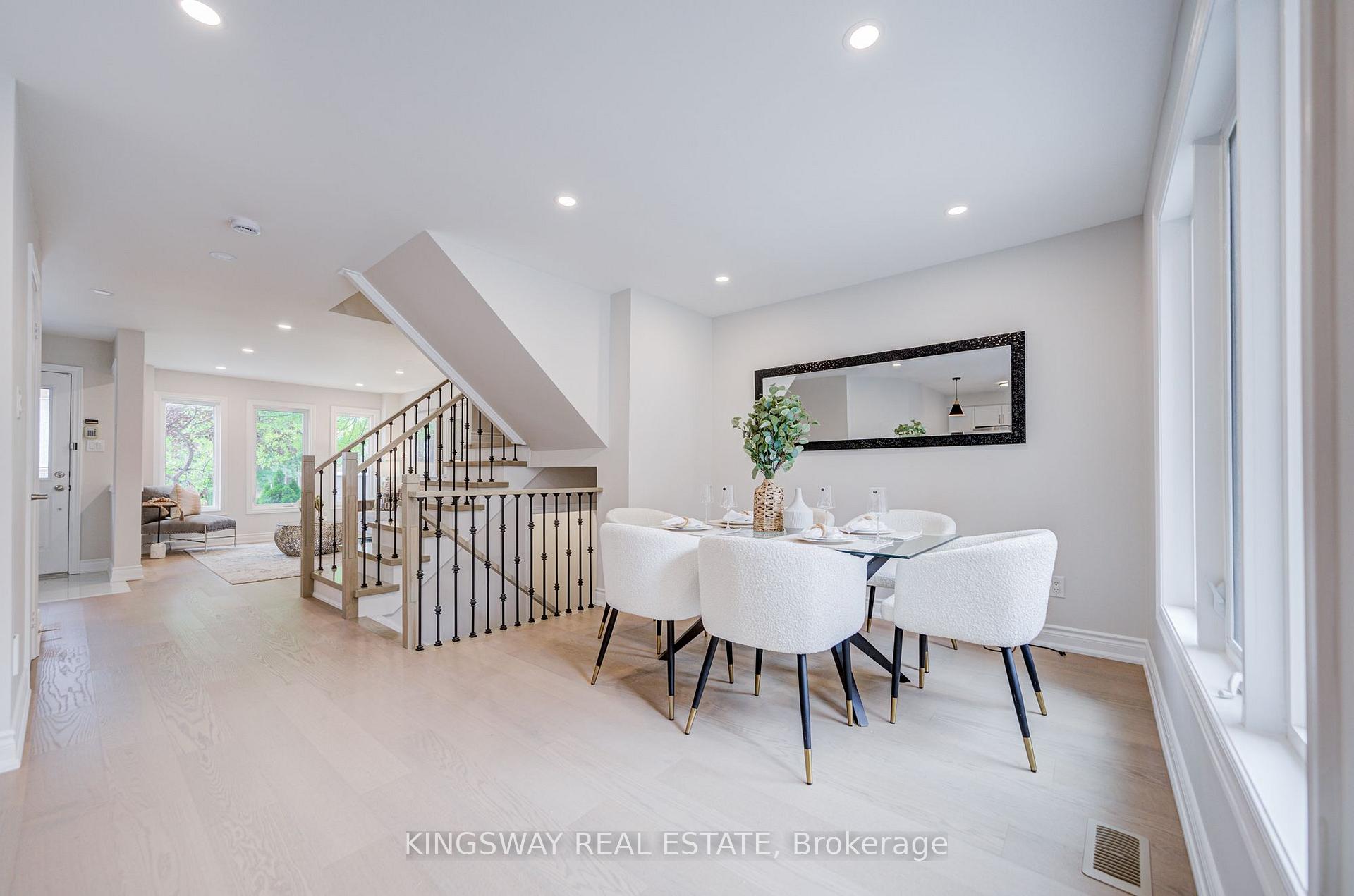 Photo 17 of 166 Matthew Drive, Vaughan, East Woodbridge — HOMEH