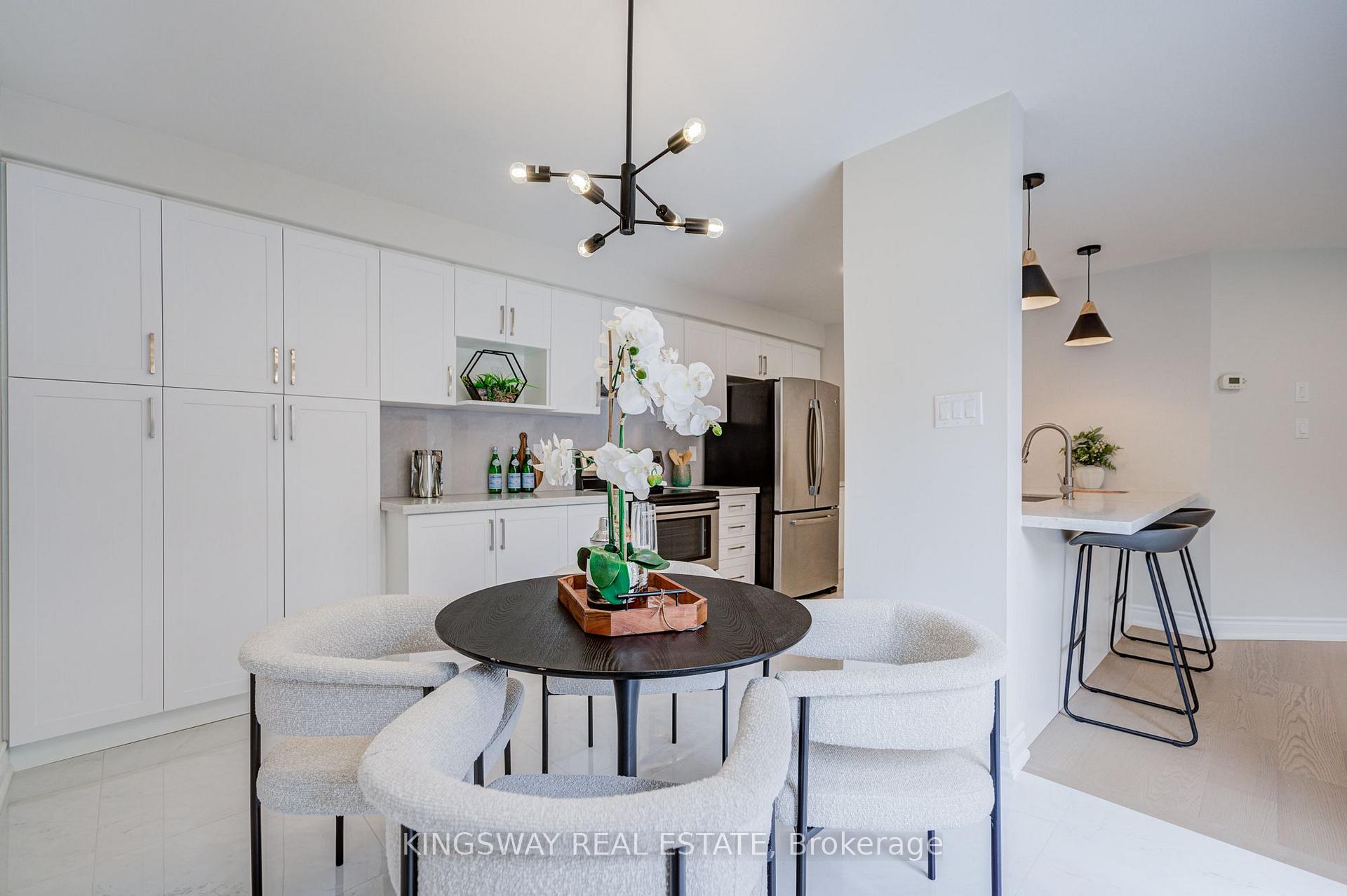 Photo 21 of 166 Matthew Drive, Vaughan, East Woodbridge — HOMEH