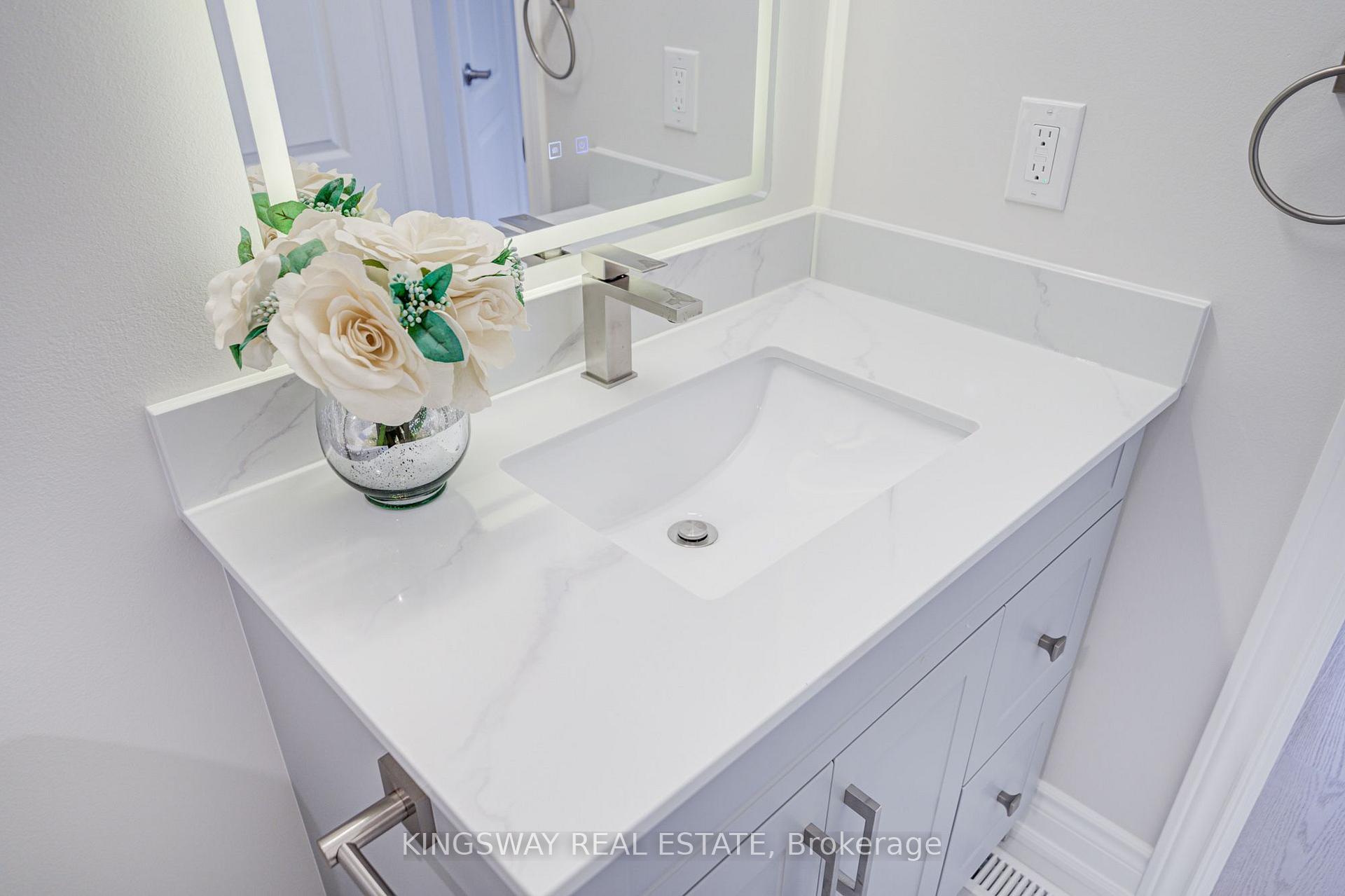 Photo 43 of 166 Matthew Drive, Vaughan, East Woodbridge — HOMEH