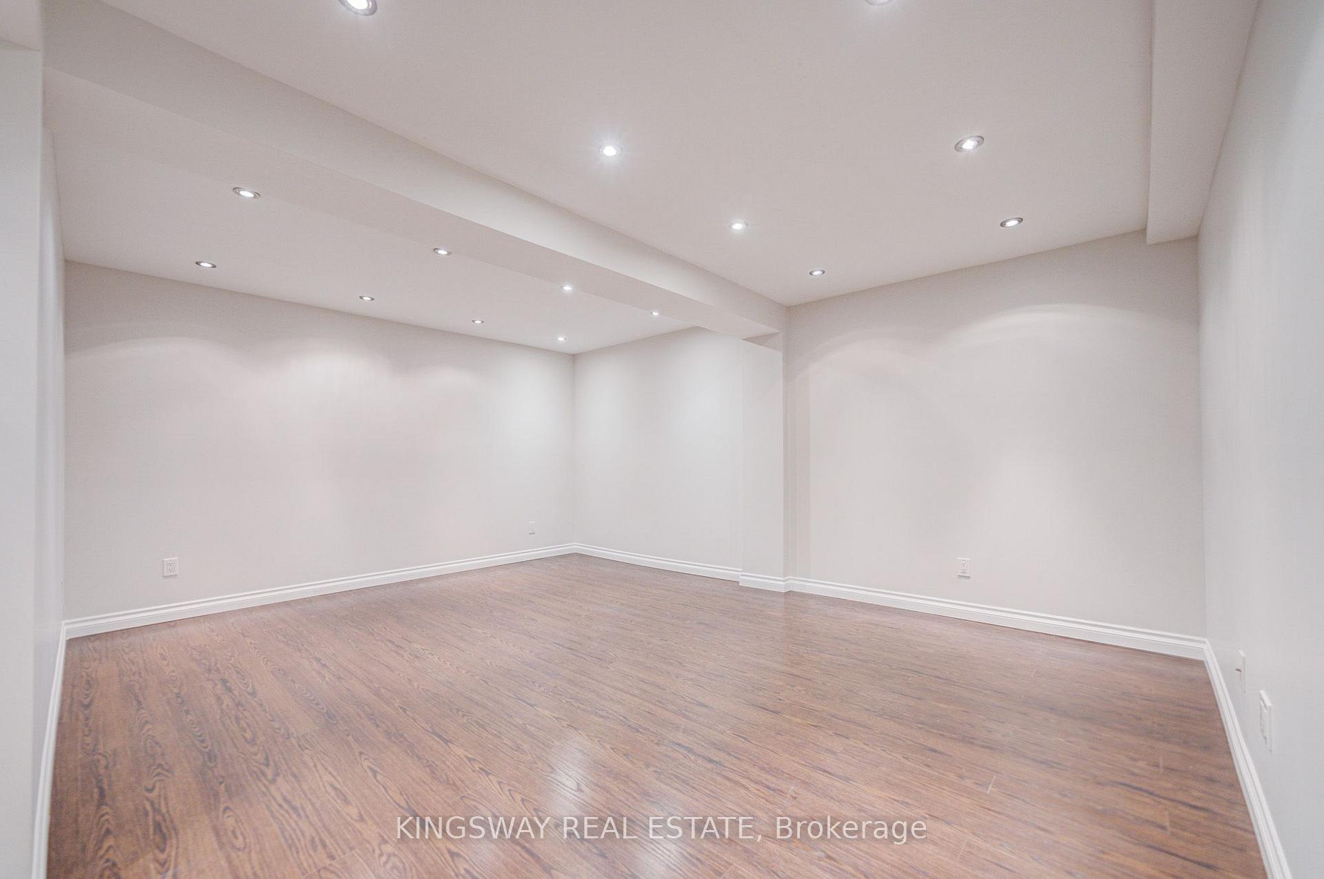 Photo 47 of 166 Matthew Drive, Vaughan, East Woodbridge — HOMEH