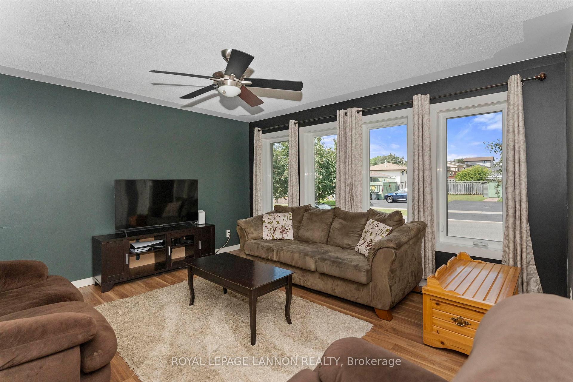 Photo 7 of 138 Iris Cres., Thunder Bay, Dawson Heights — HOMEH